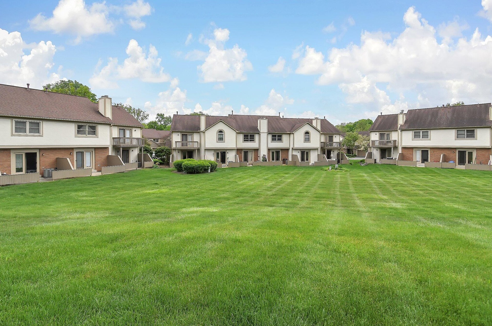 1263 Spring Brook Ct, Westerville OH  43081-3792 exterior