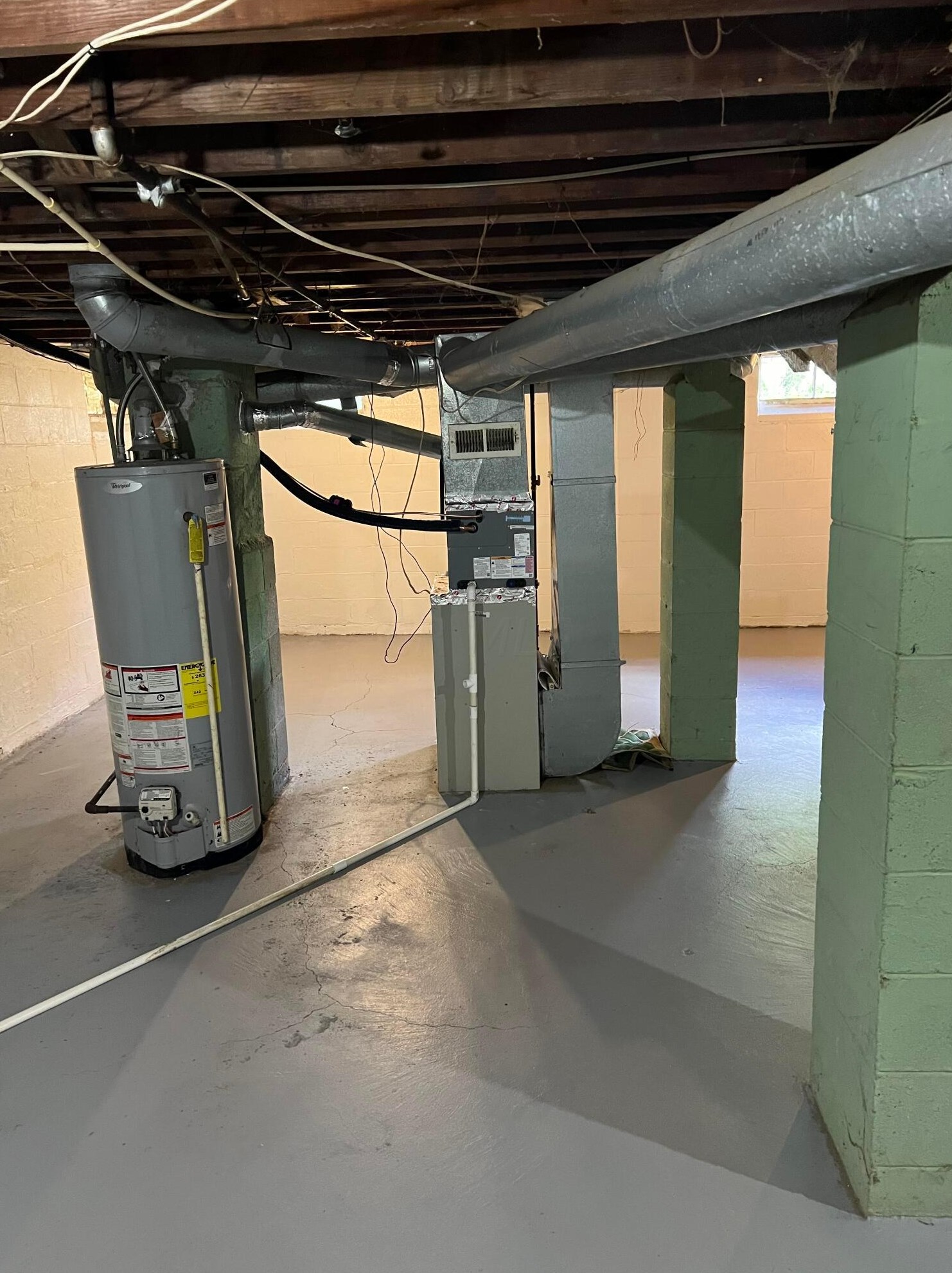 2493 Meredith Dr, Columbus OH 43219-1461 exterior