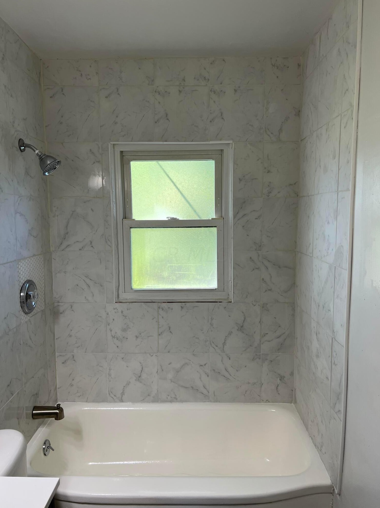 2493 Meredith Dr, Columbus OH 43219-1461 exterior