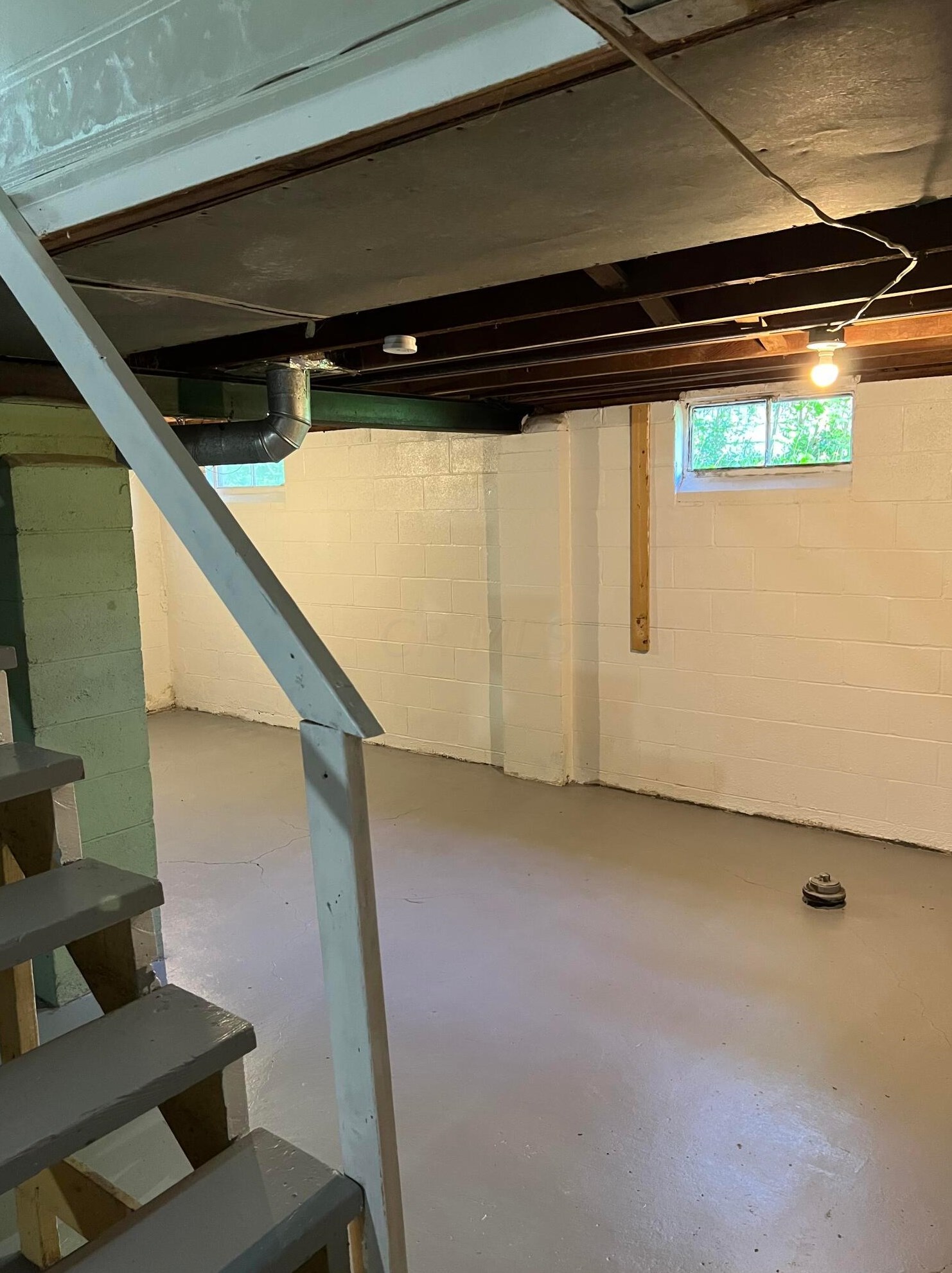 2493 Meredith Dr, Columbus OH 43219-1461 exterior