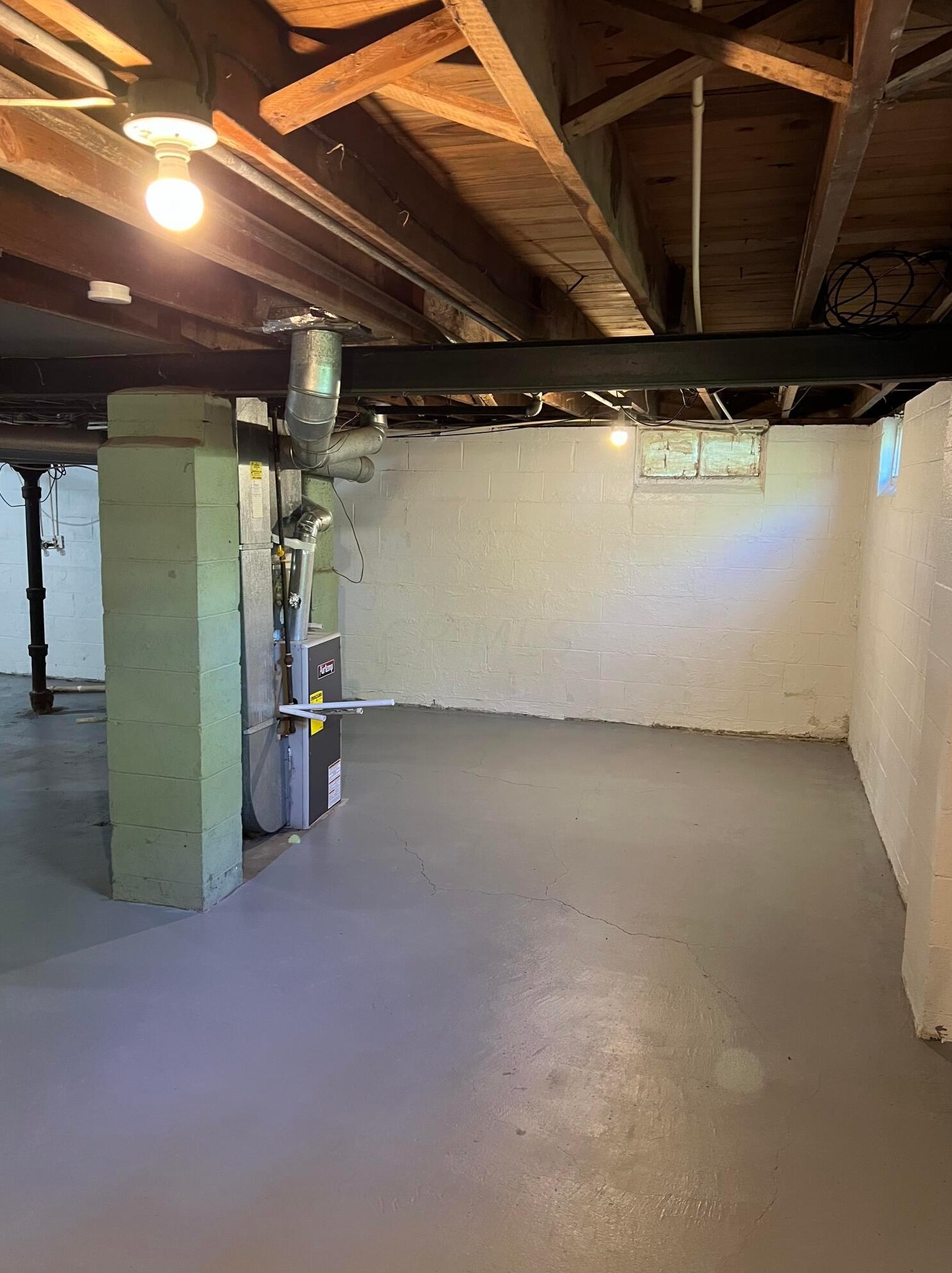 2493 Meredith Dr, Columbus OH 43219-1461 exterior