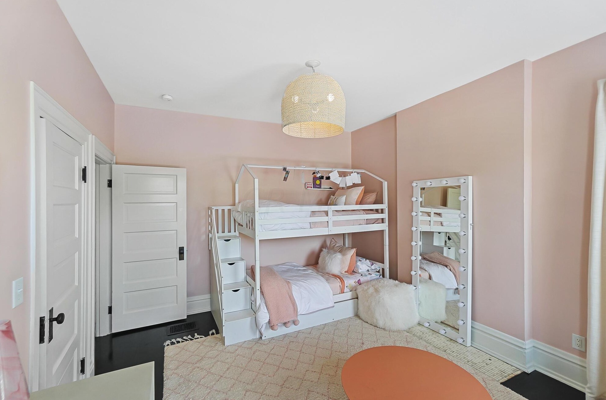 158 Buttles Ave, Columbus OH 43215-1402 exterior