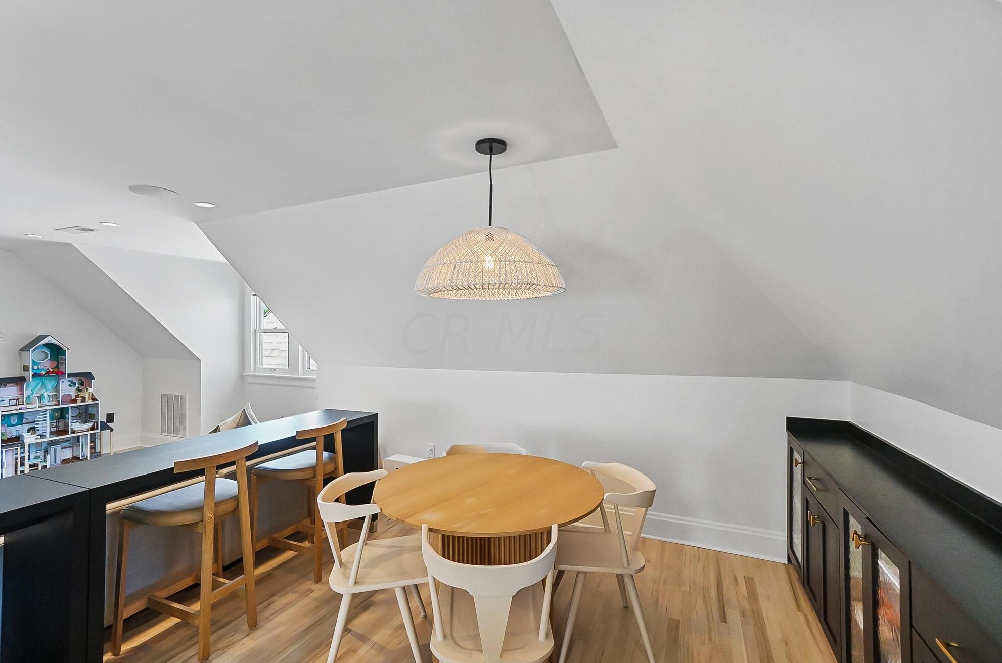 158 Buttles Ave, Columbus OH 43215-1402 exterior