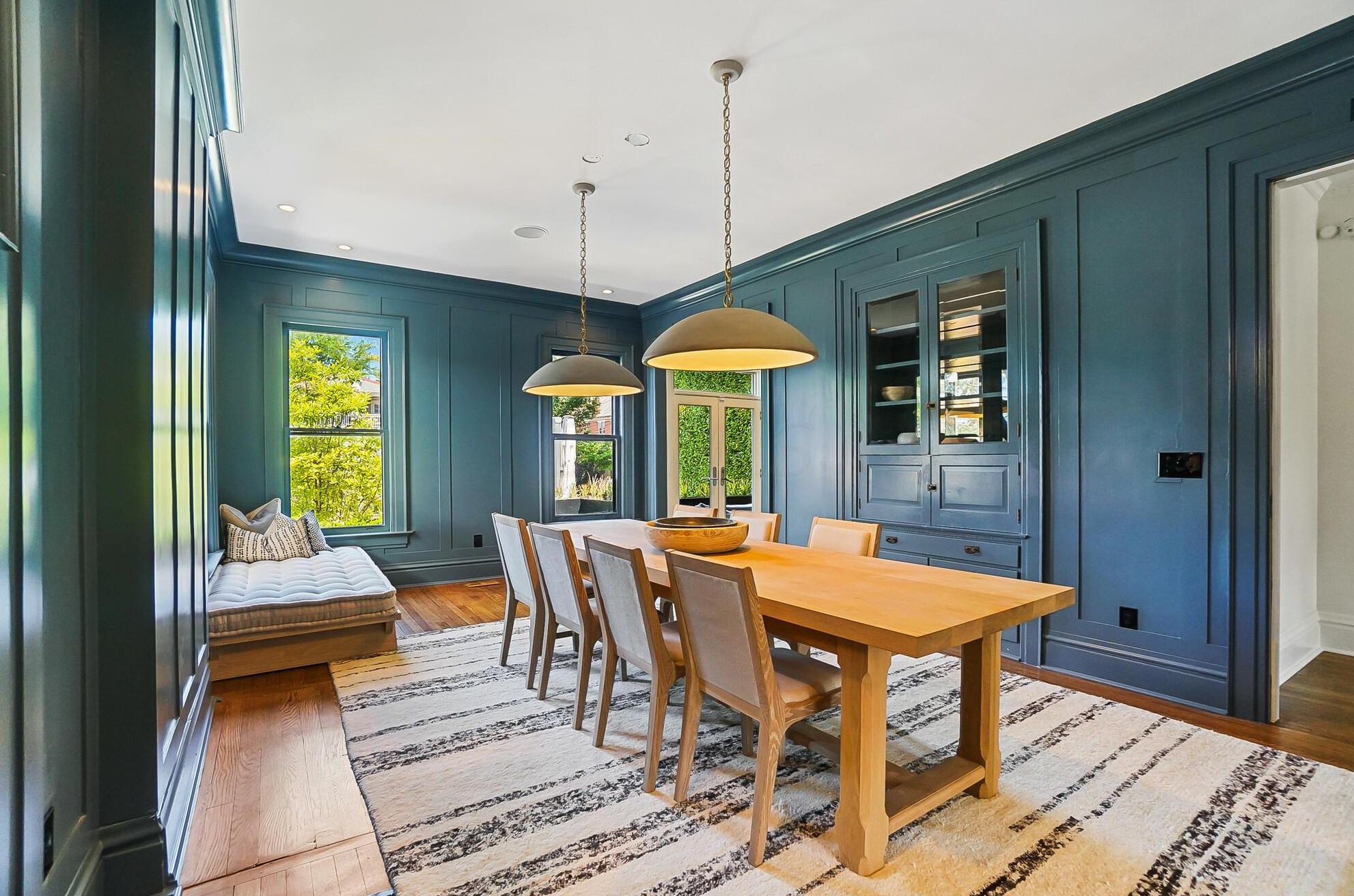 158 Buttles Ave, Columbus OH 43215-1402 exterior