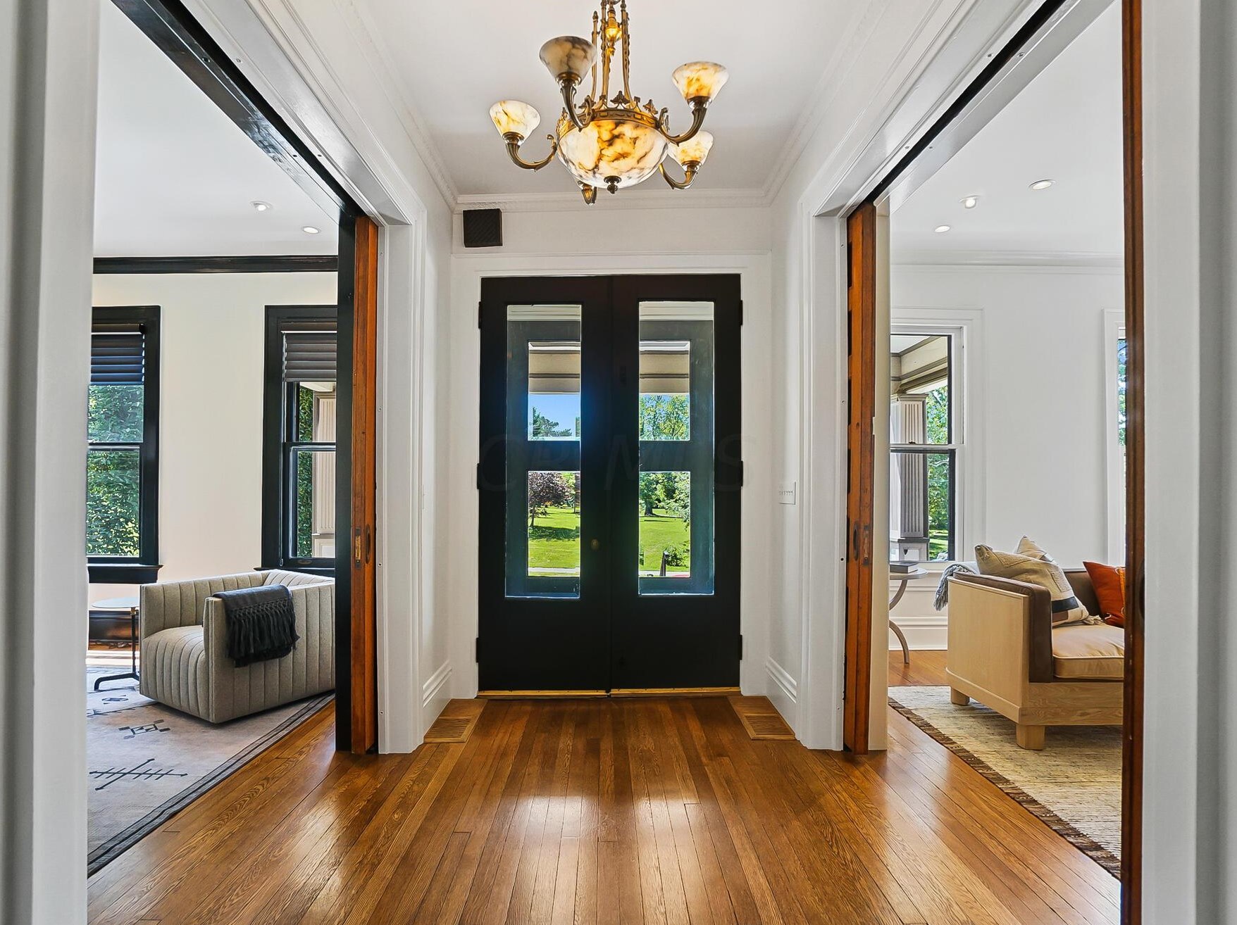 158 Buttles Ave, Columbus OH 43215-1402 exterior