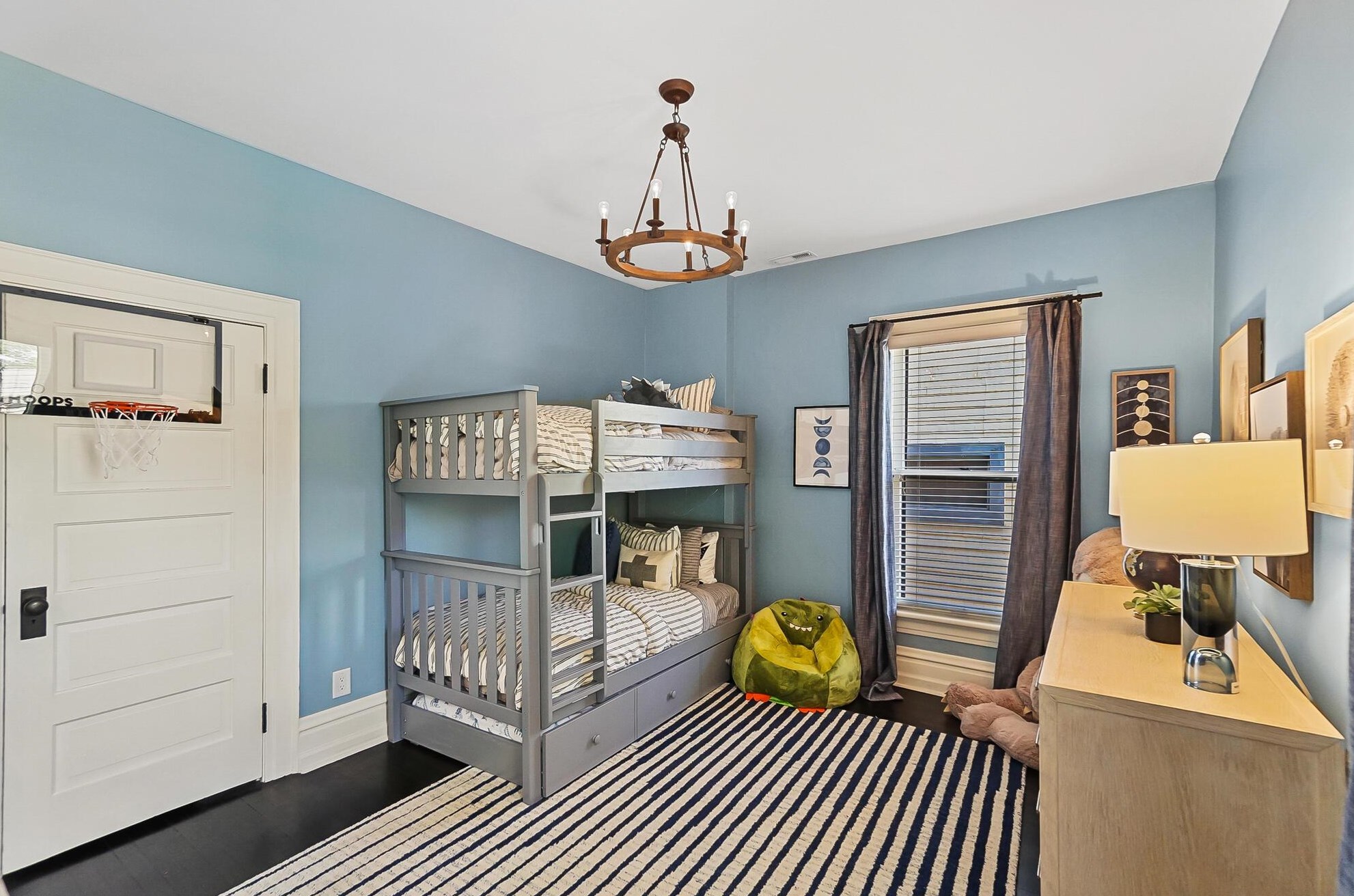 158 Buttles Ave, Columbus OH 43215-1402 exterior