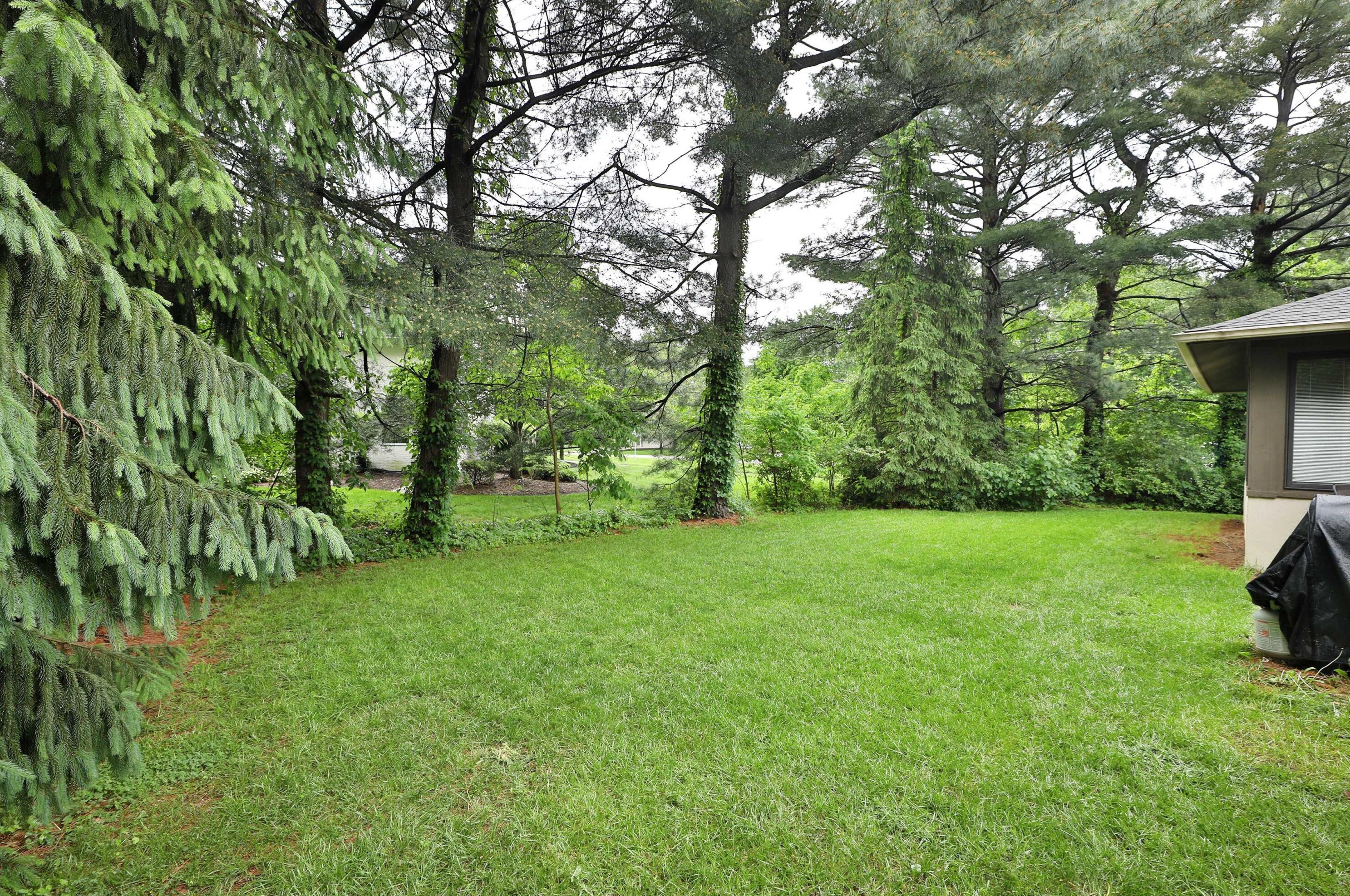 50 Walcreek Dr, Columbus OH  43230-2182 exterior