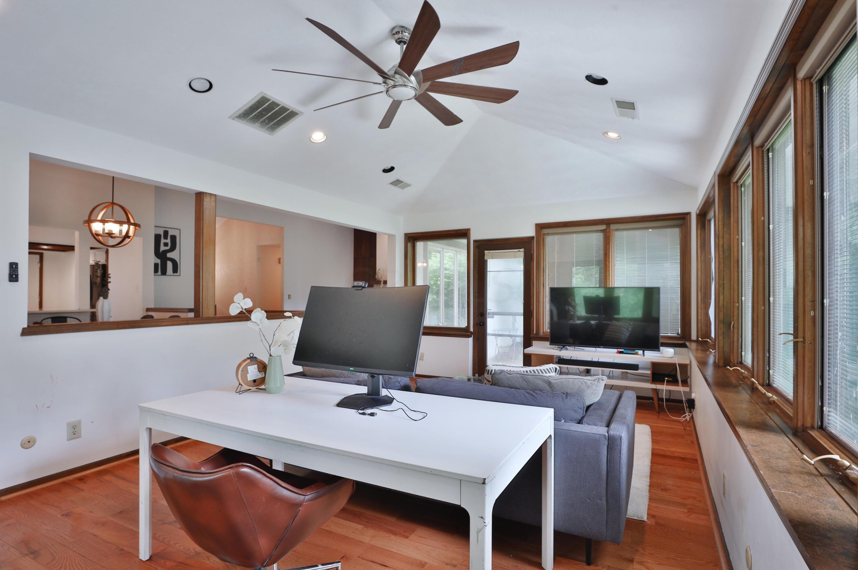 50 Walcreek Dr, Columbus OH  43230-2182 exterior