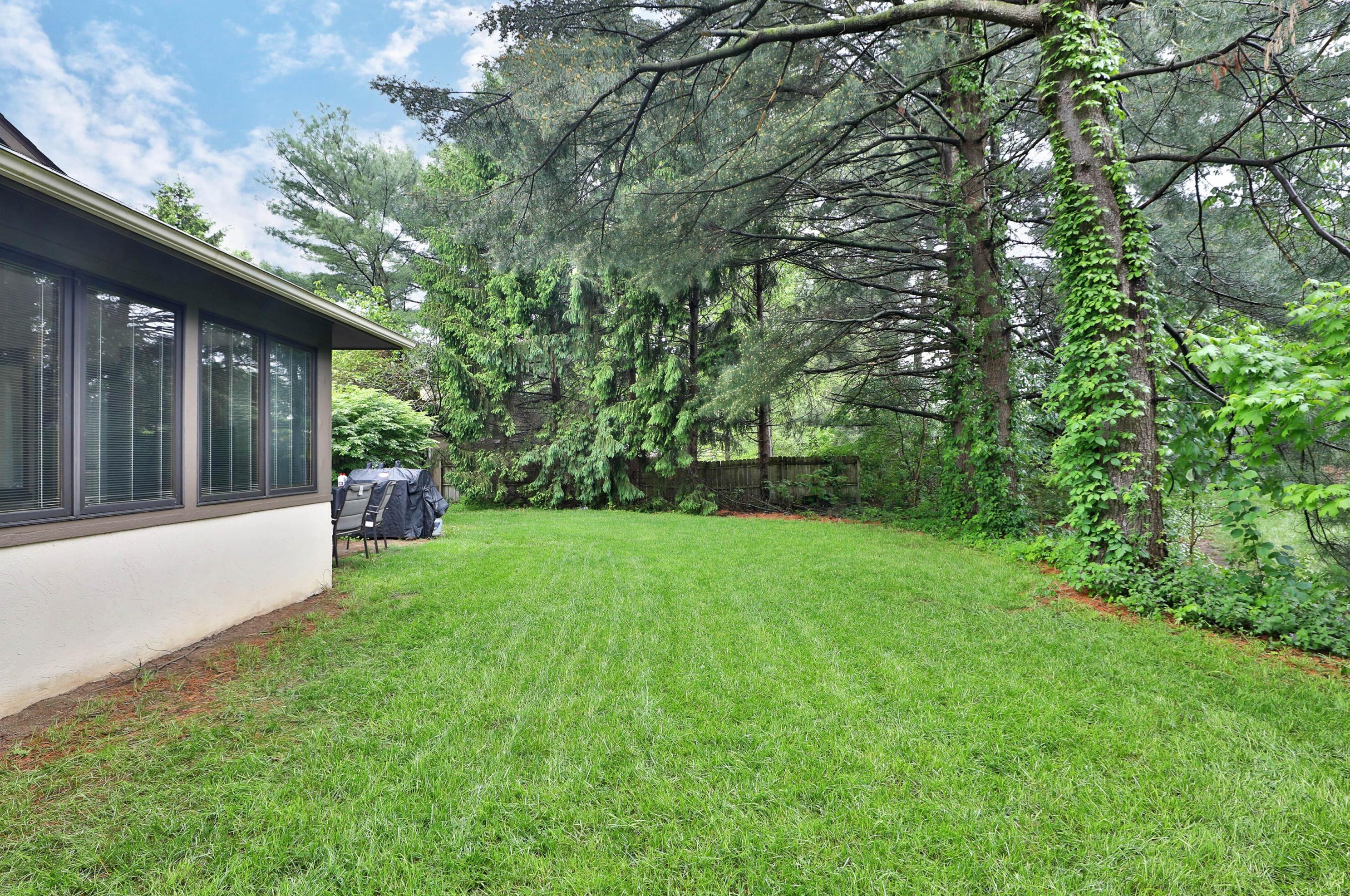 50 Walcreek Dr, Columbus OH  43230-2182 exterior