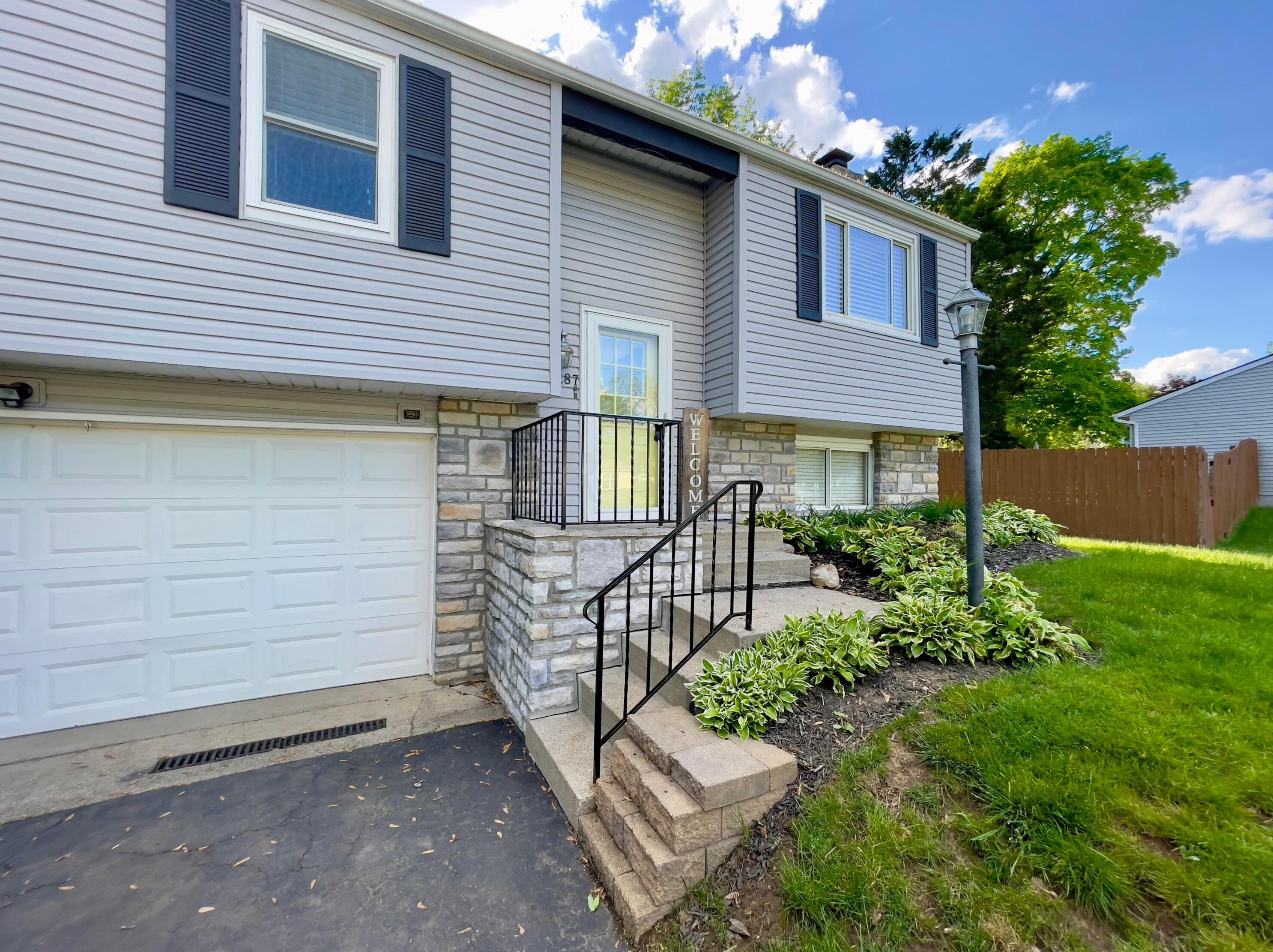 6287 Rosebay Ct, Westerville OH  43081-3719 exterior