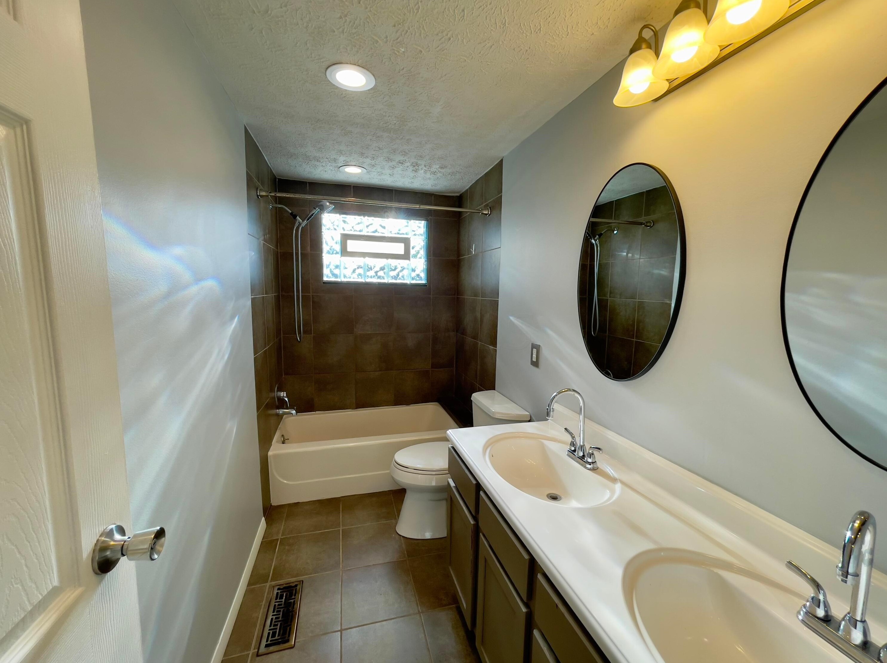 6287 Rosebay Ct, Westerville OH  43081-3719 exterior