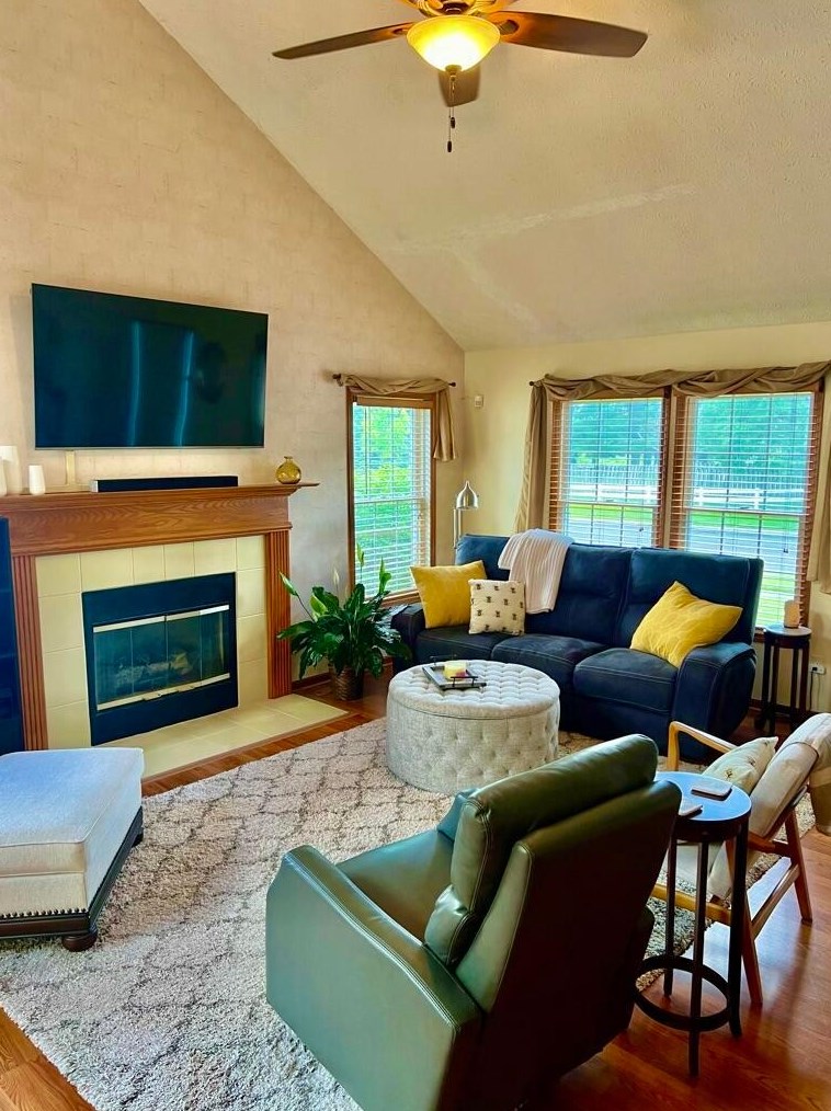 1567 Trabue Wood Blvd, Columbus OH  43228-9125 exterior