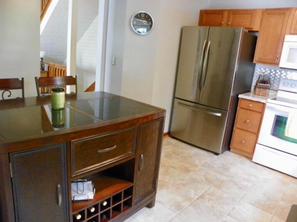 1567 Trabue Wood Blvd, Columbus OH  43228-9125 exterior