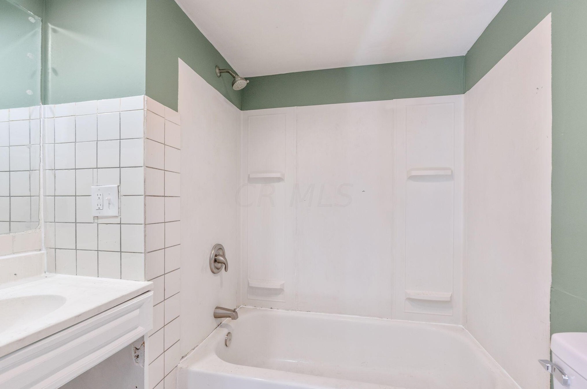 1644 Old Leonard Ave, Columbus OH  43219-2560 exterior