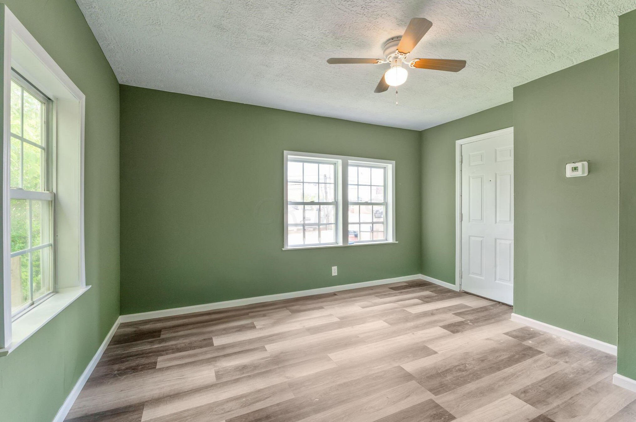 1644 Old Leonard Ave, Columbus OH  43219-2560 exterior