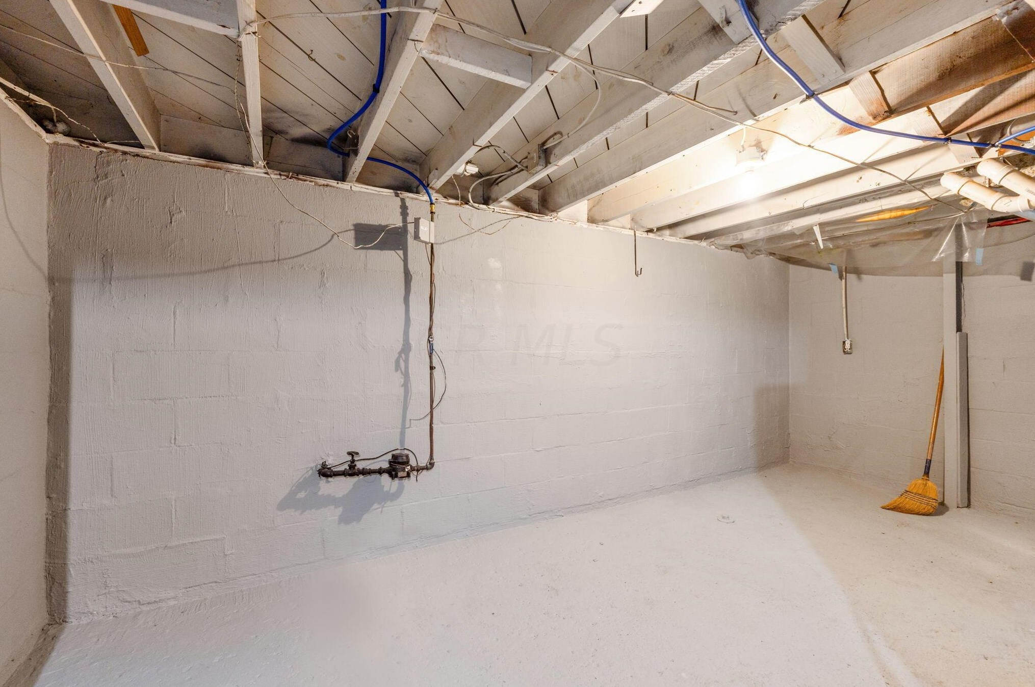 1644 Old Leonard Ave, Columbus OH  43219-2560 exterior