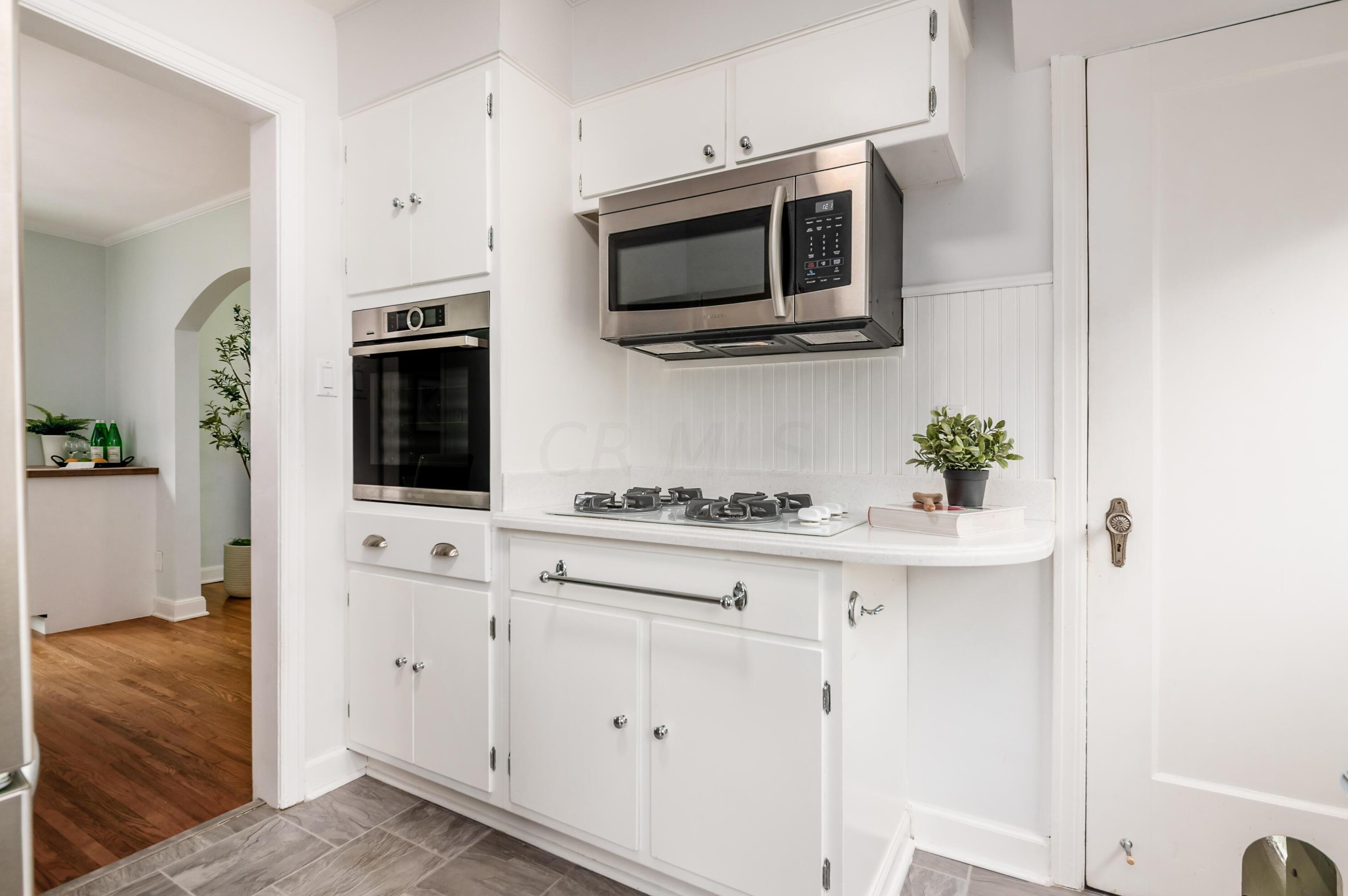 868 Vernon Rd, Columbus OH 43209-2469 exterior