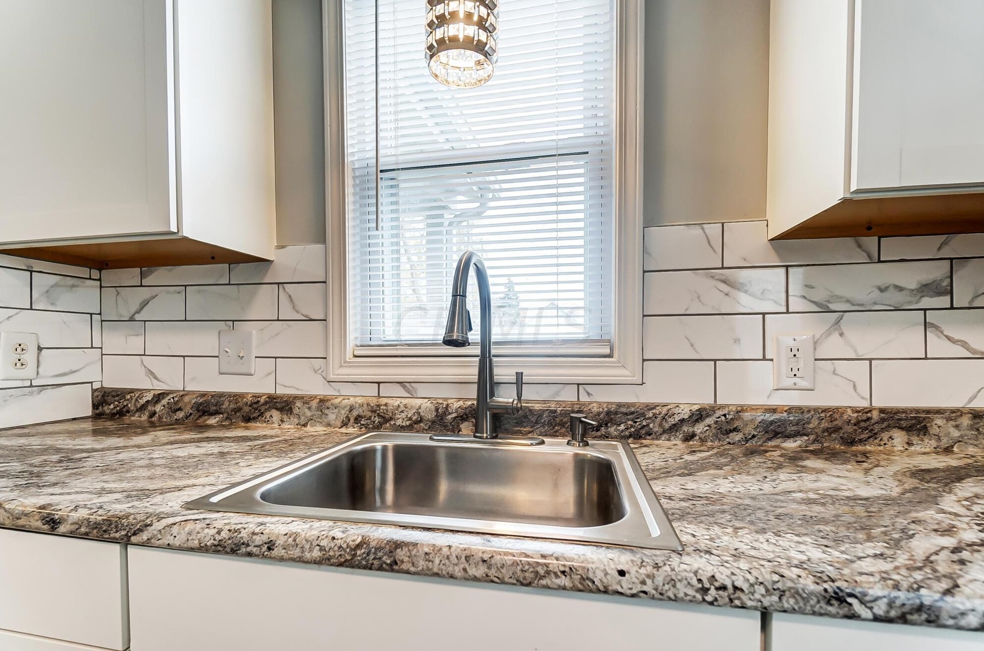 402 Richardson Ave, Columbus OH 43204-3472 exterior