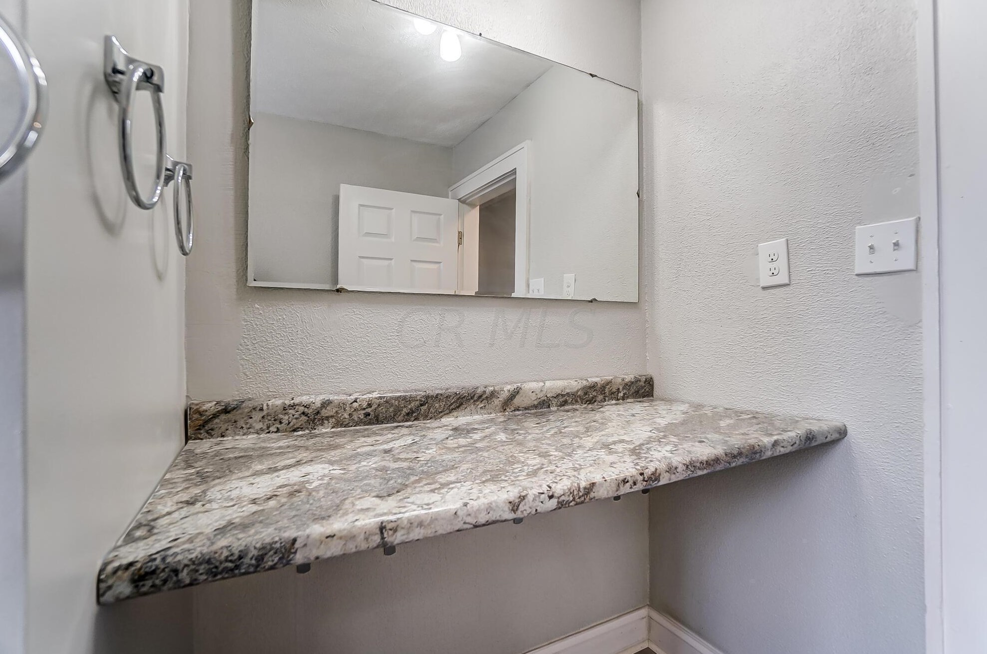 402 Richardson Ave, Columbus OH 43204-3472 exterior