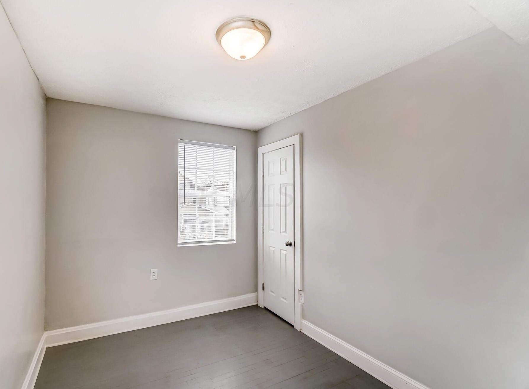 402 Richardson Ave, Columbus OH 43204-3472 exterior