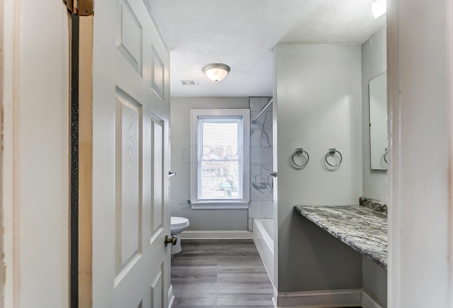 402 Richardson Ave, Columbus OH 43204-3472 exterior