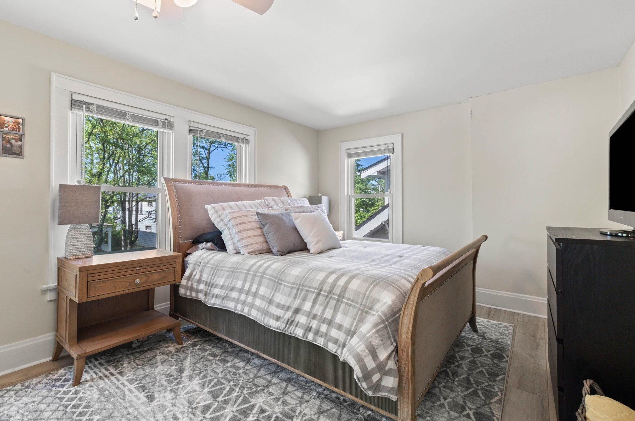 210 Tibet Rd, Columbus OH  43202-1438 exterior