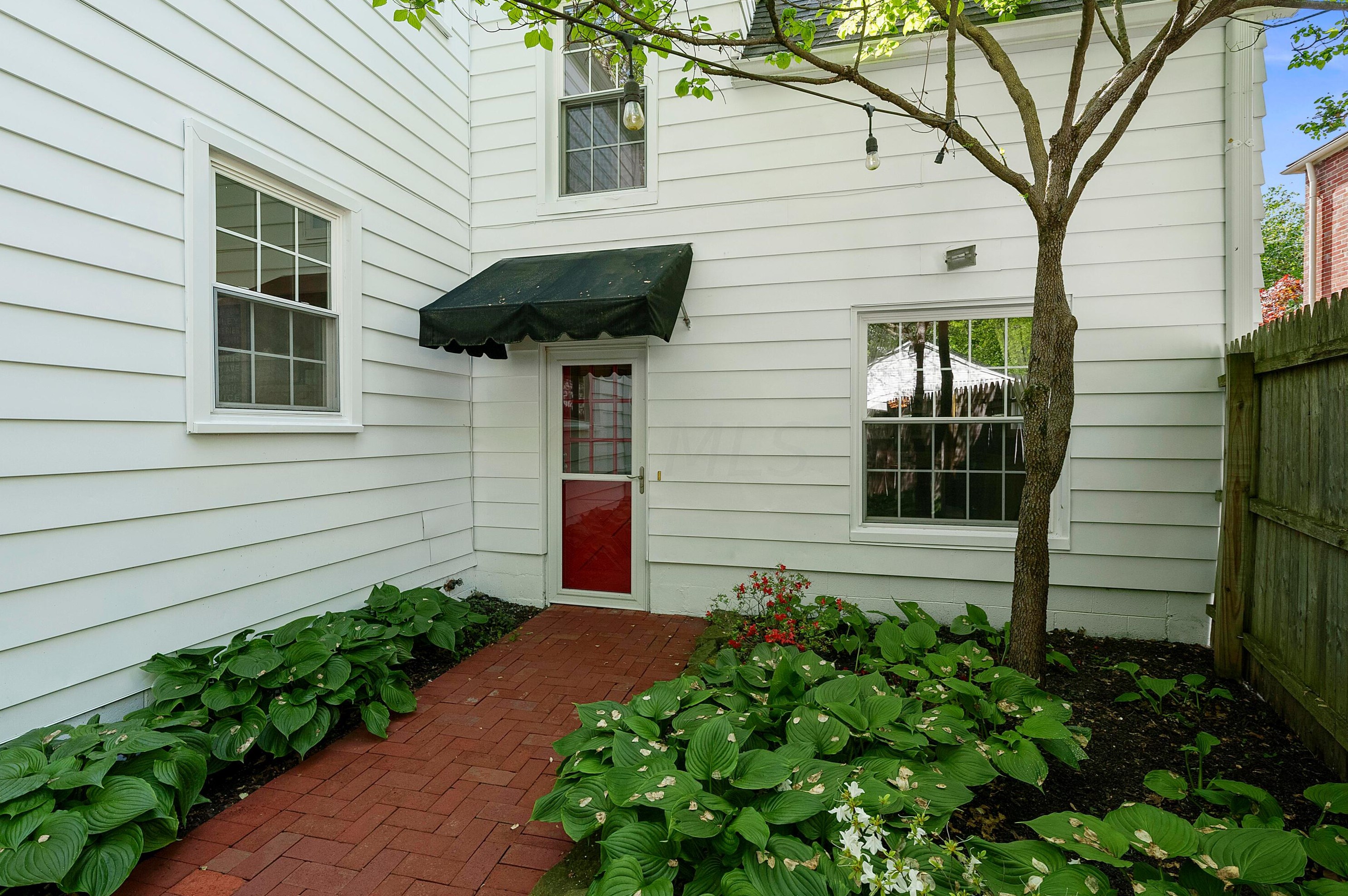 232 Stanwood Rd, Columbus OH 43209-1161 exterior