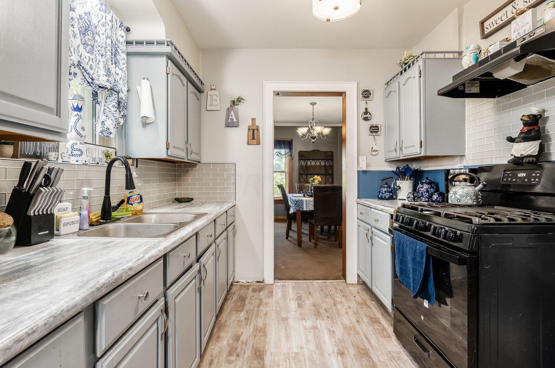 703 Wiltshire Rd, Columbus OH  43204-2339 exterior