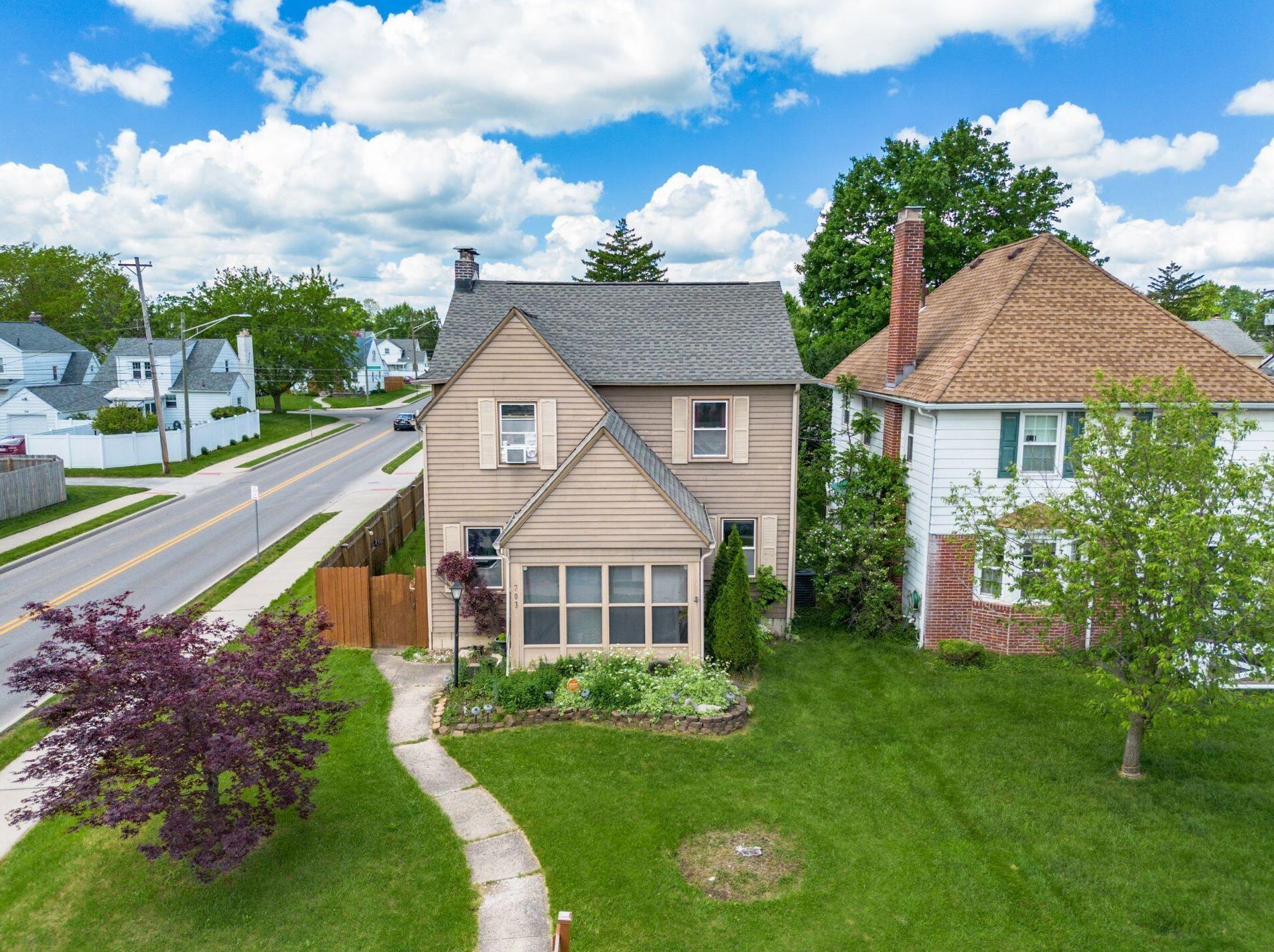 703 Wiltshire Rd, Columbus OH  43204-2431 exterior