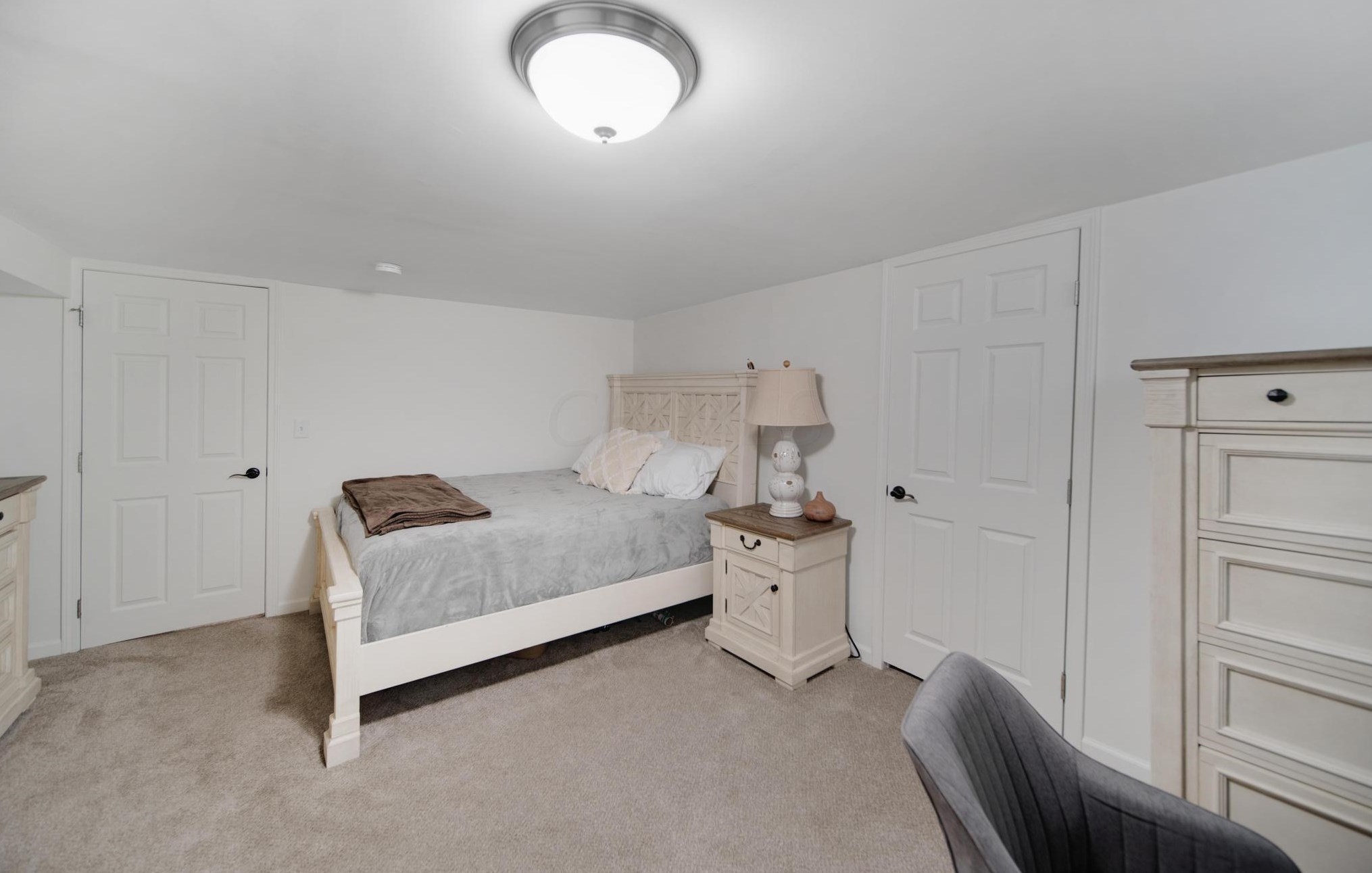745 Kingsbury Pl, Columbus OH  43209-2659 exterior