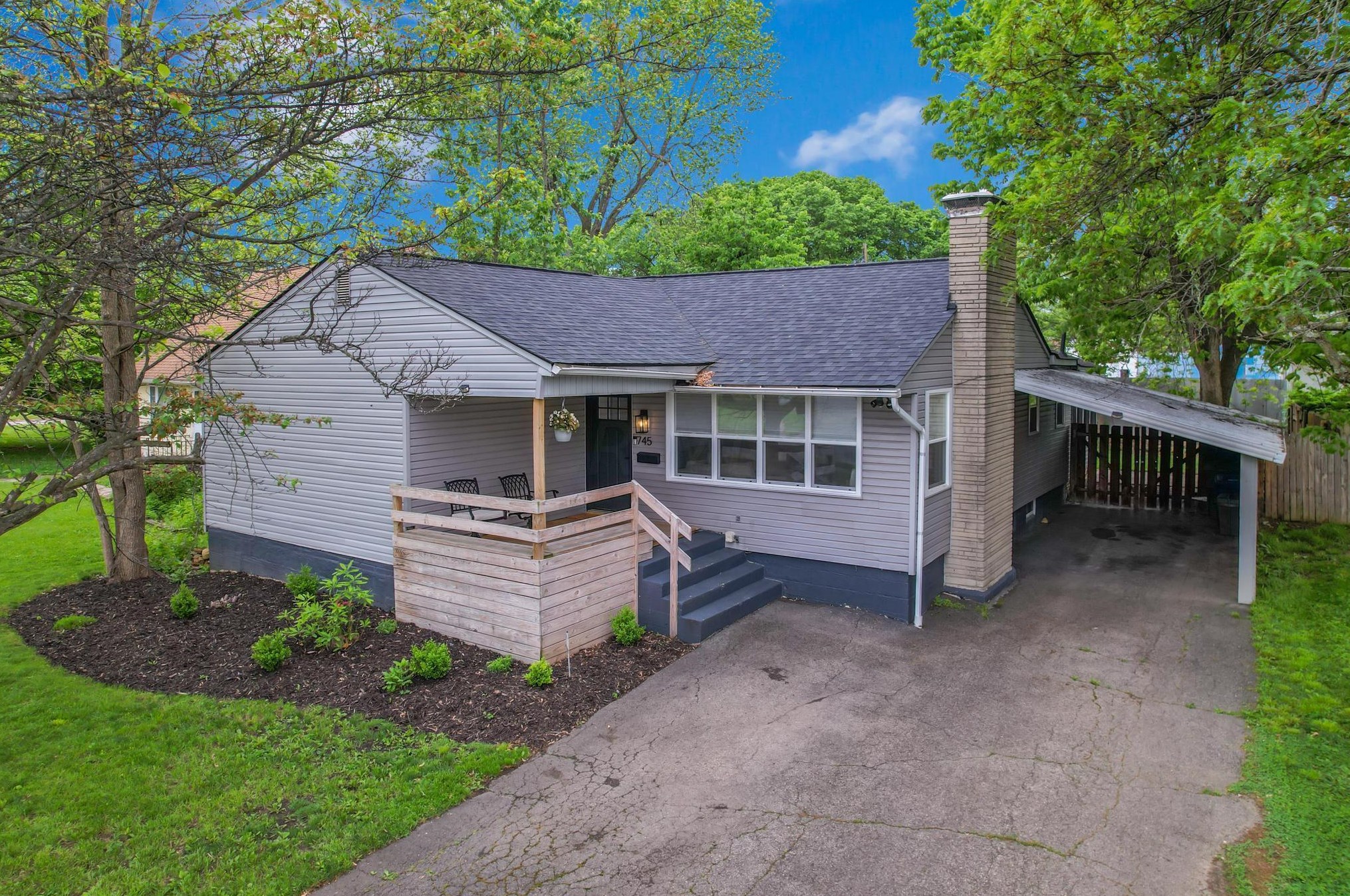 745 Kingsbury Pl, Columbus OH  43209-2659 exterior