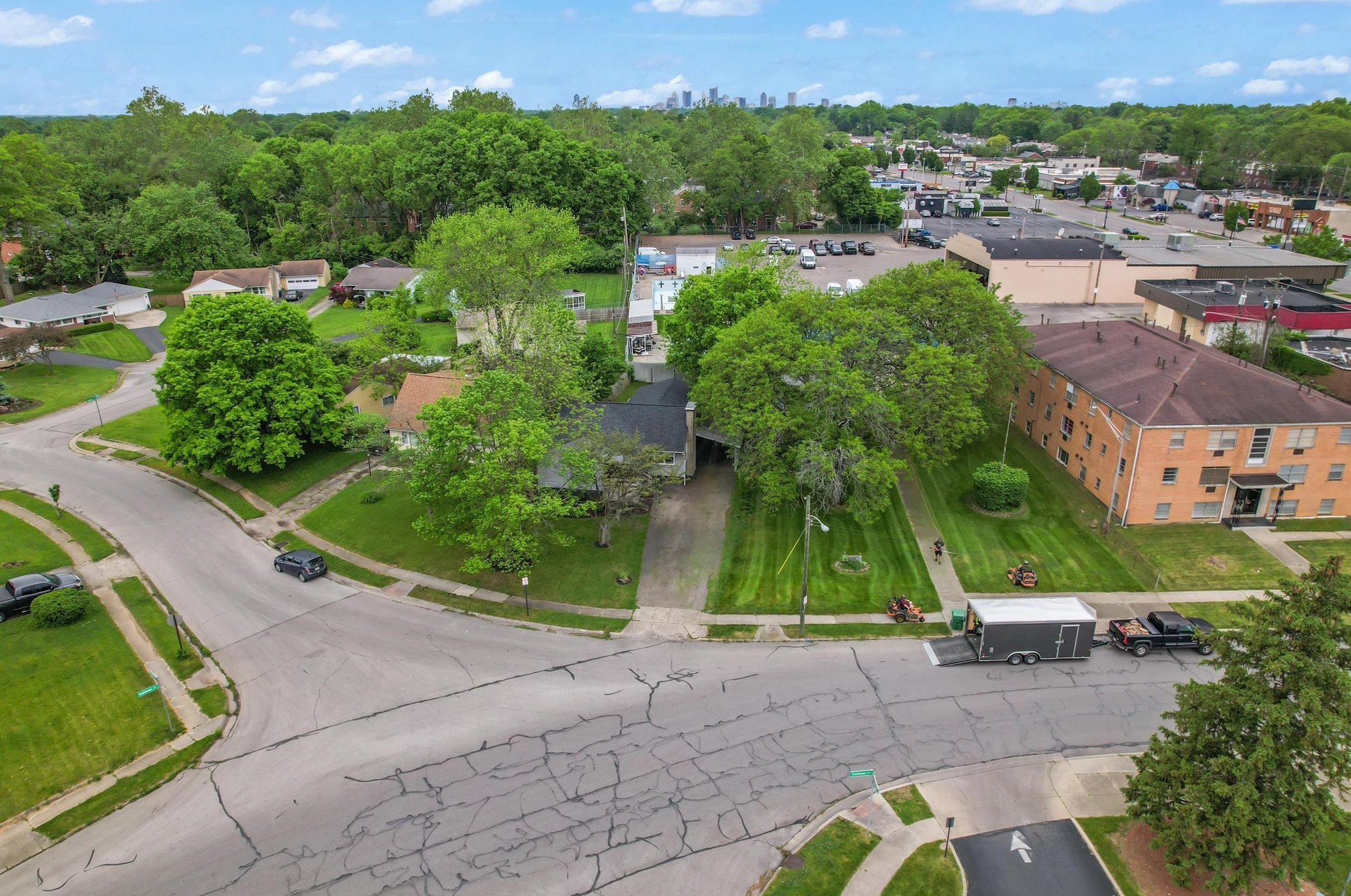 745 Kingsbury Pl, Columbus OH  43209-2659 exterior