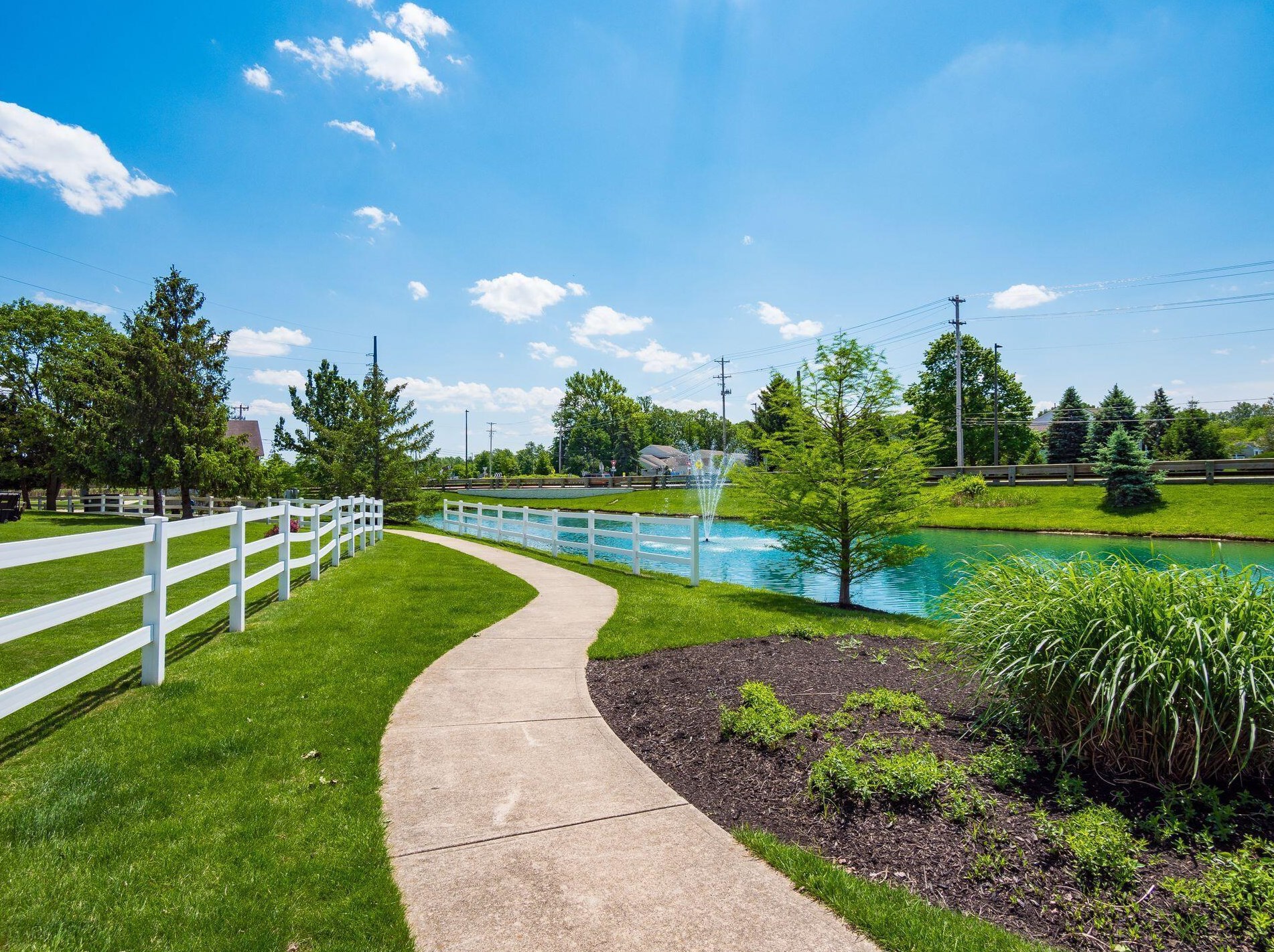 4062 Treebrook Dr, Hilliard OH  43026-7312 exterior