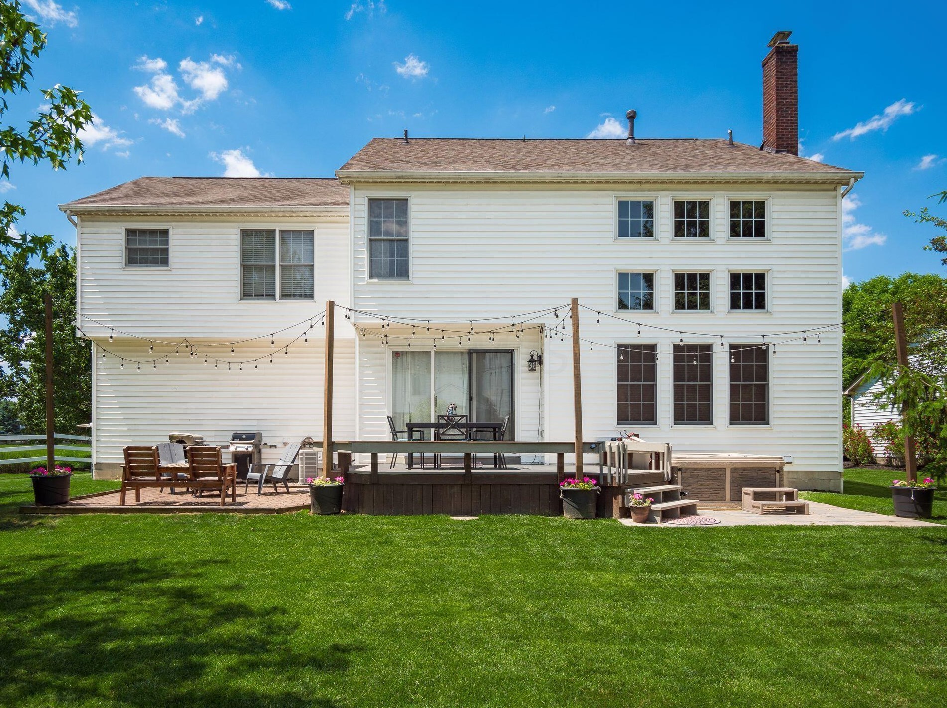 4062 Treebrook Dr, Hilliard OH  43026-7312 exterior