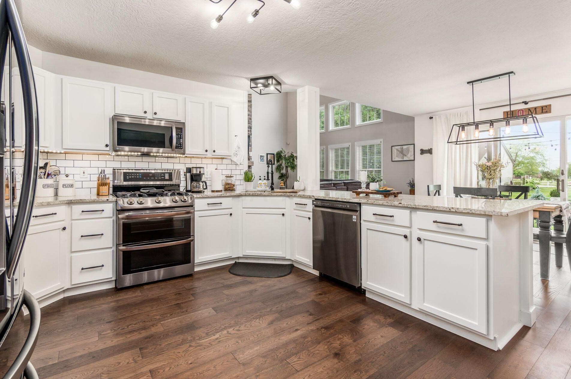 4062 Treebrook Dr, Hilliard OH  43026-7312 exterior