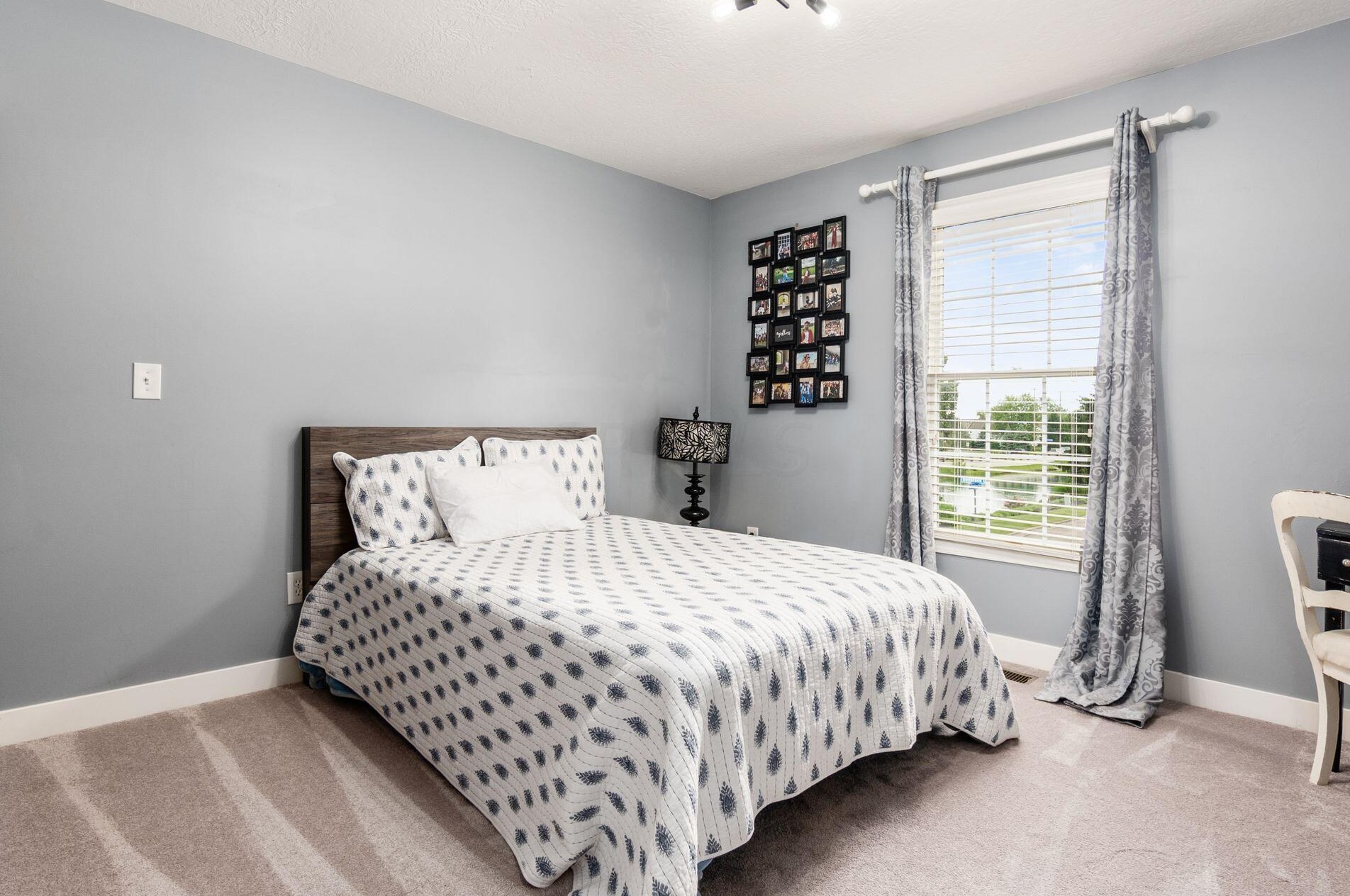 4062 Treebrook Dr, Hilliard OH  43026-7312 exterior