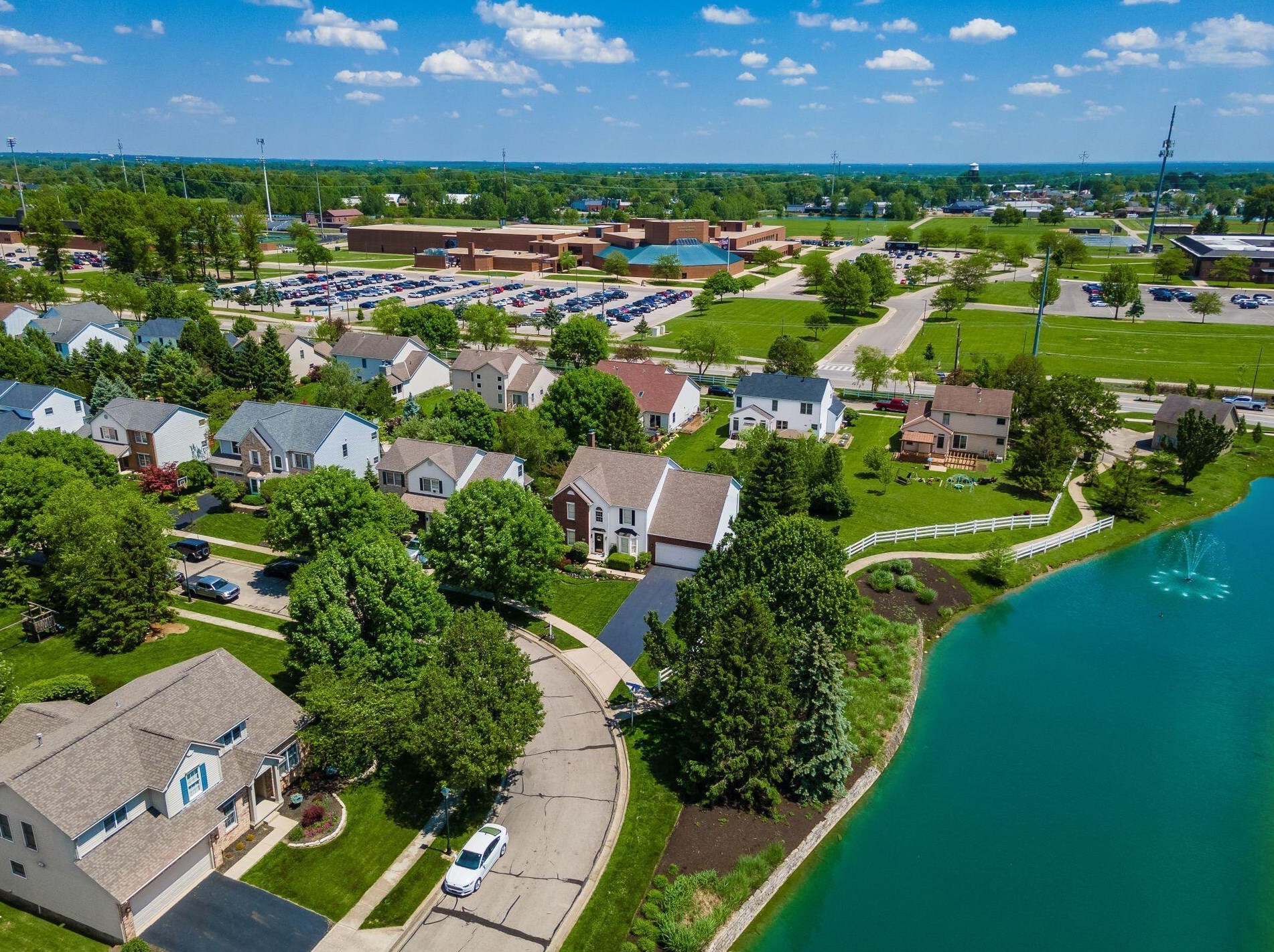 4062 Treebrook Dr, Hilliard OH  43026-7312 exterior