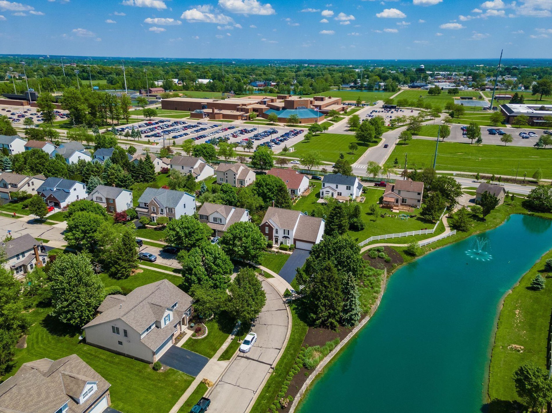 4062 Treebrook Dr, Hilliard OH  43026-7312 exterior