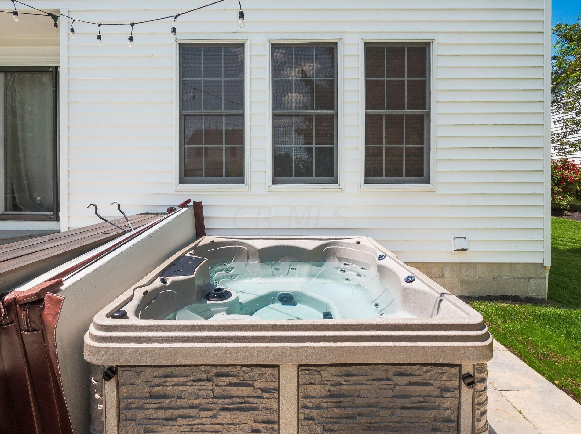 4062 Treebrook Dr, Hilliard OH  43026-7312 exterior