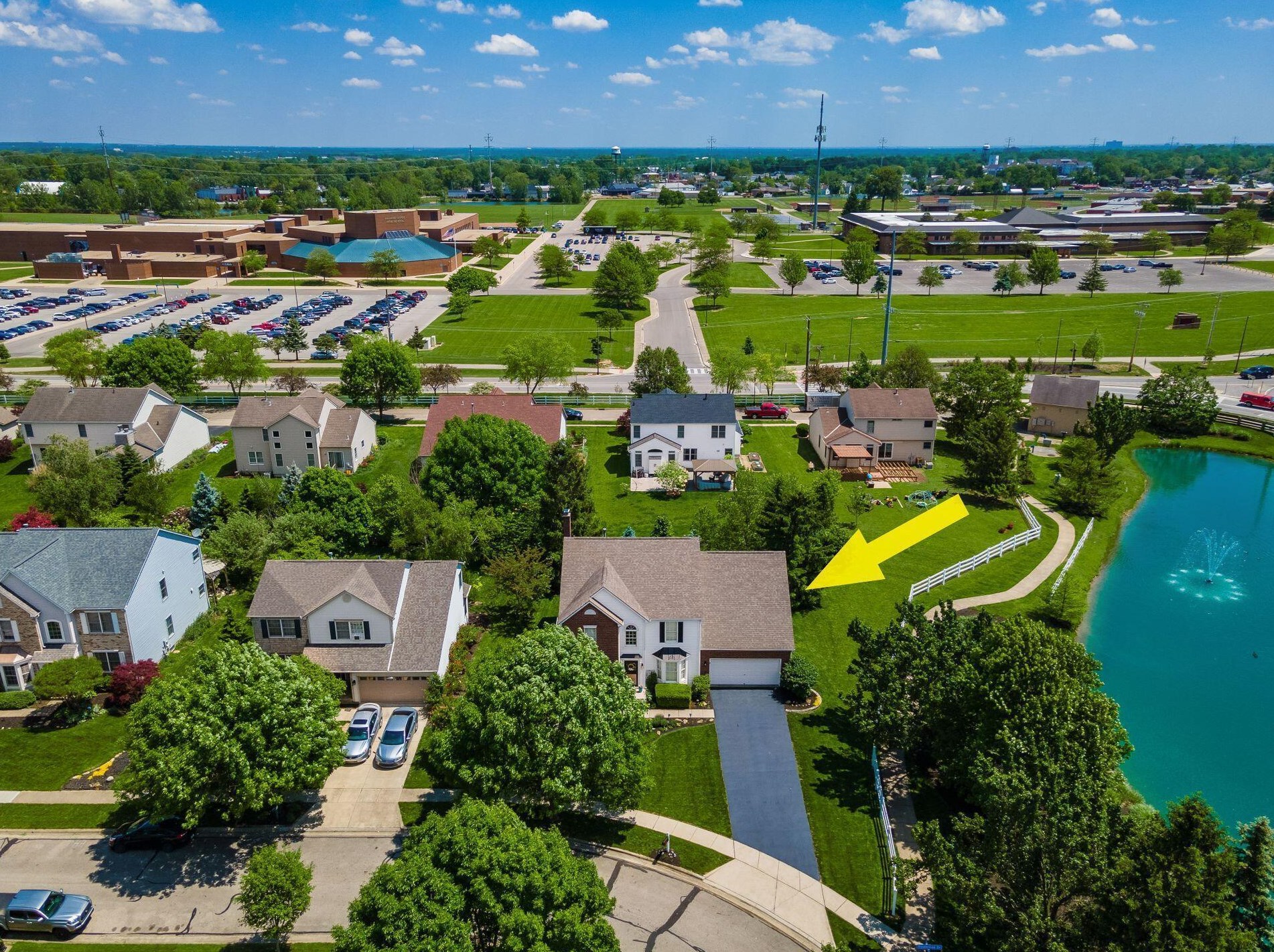 4062 Treebrook Dr, Hilliard OH  43026-7312 exterior