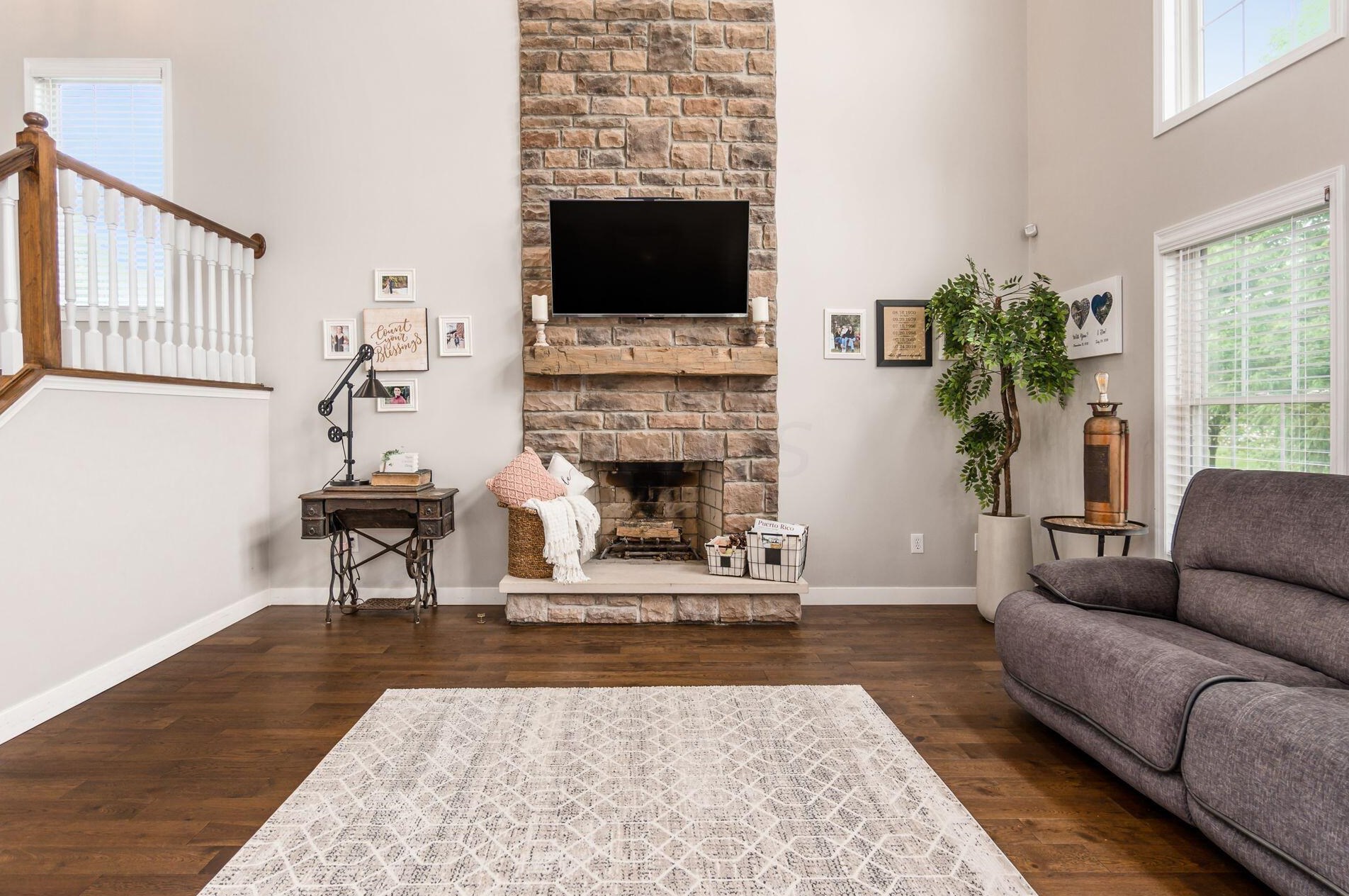 4062 Treebrook Dr, Hilliard OH  43026-7312 exterior