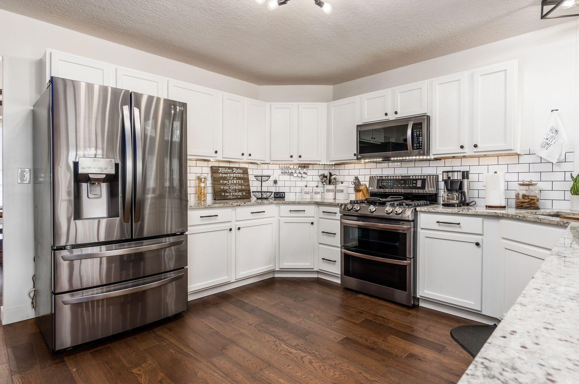 4062 Treebrook Dr, Hilliard OH  43026-7312 exterior