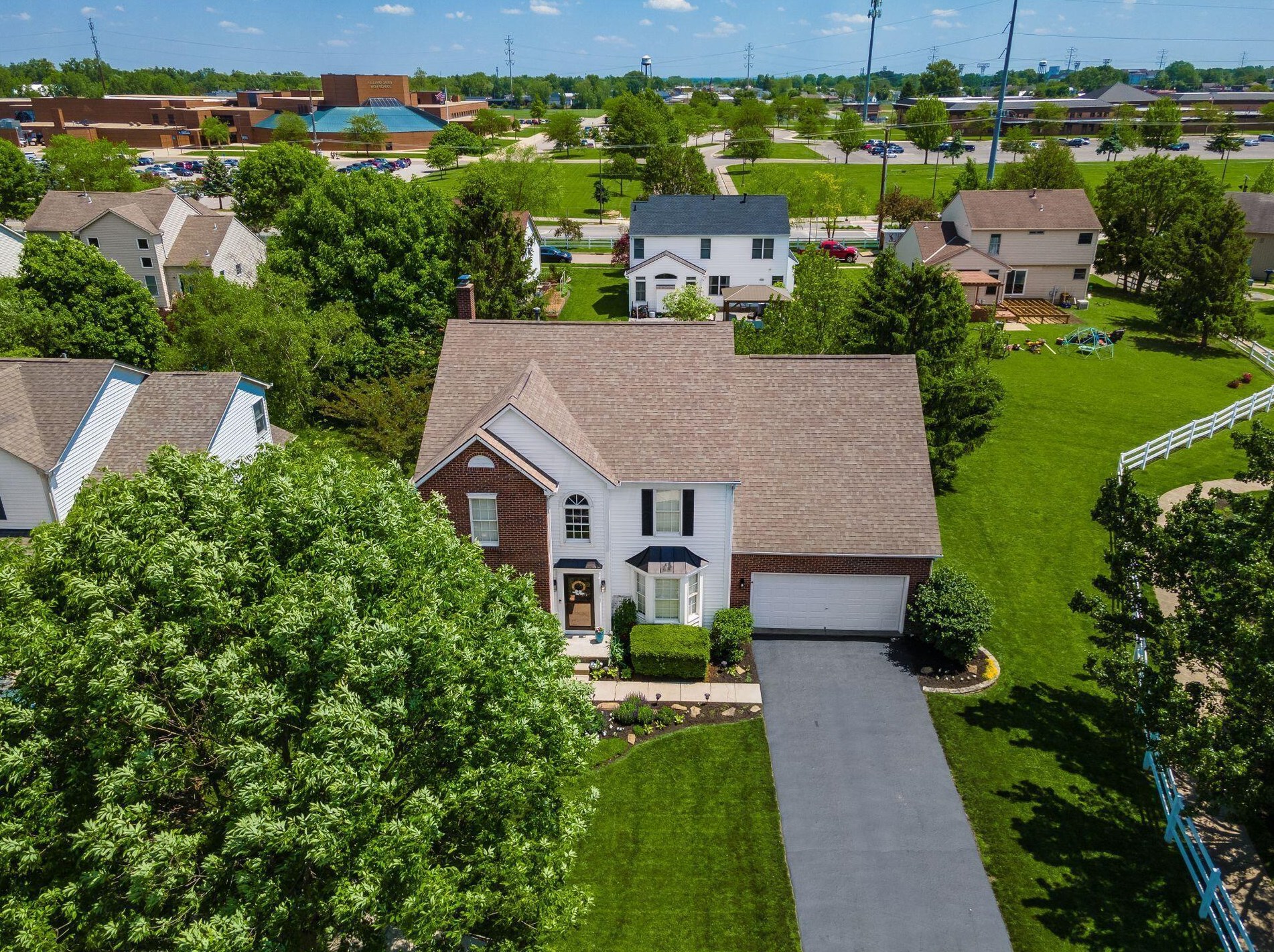 4062 Treebrook Dr, Hilliard OH  43026-7312 exterior