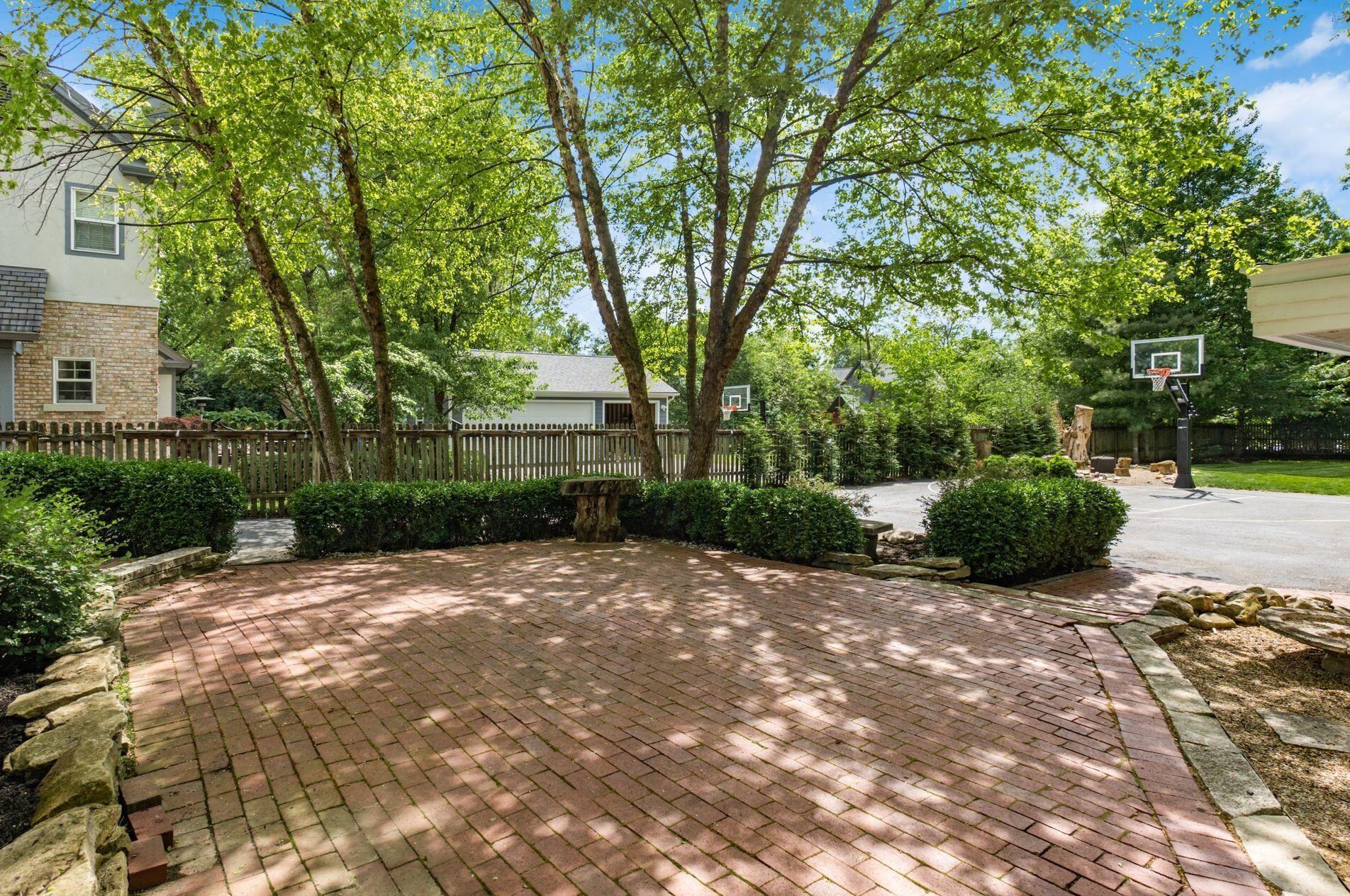 373 Drexel Ave, Columbus OH 43209-1046 exterior