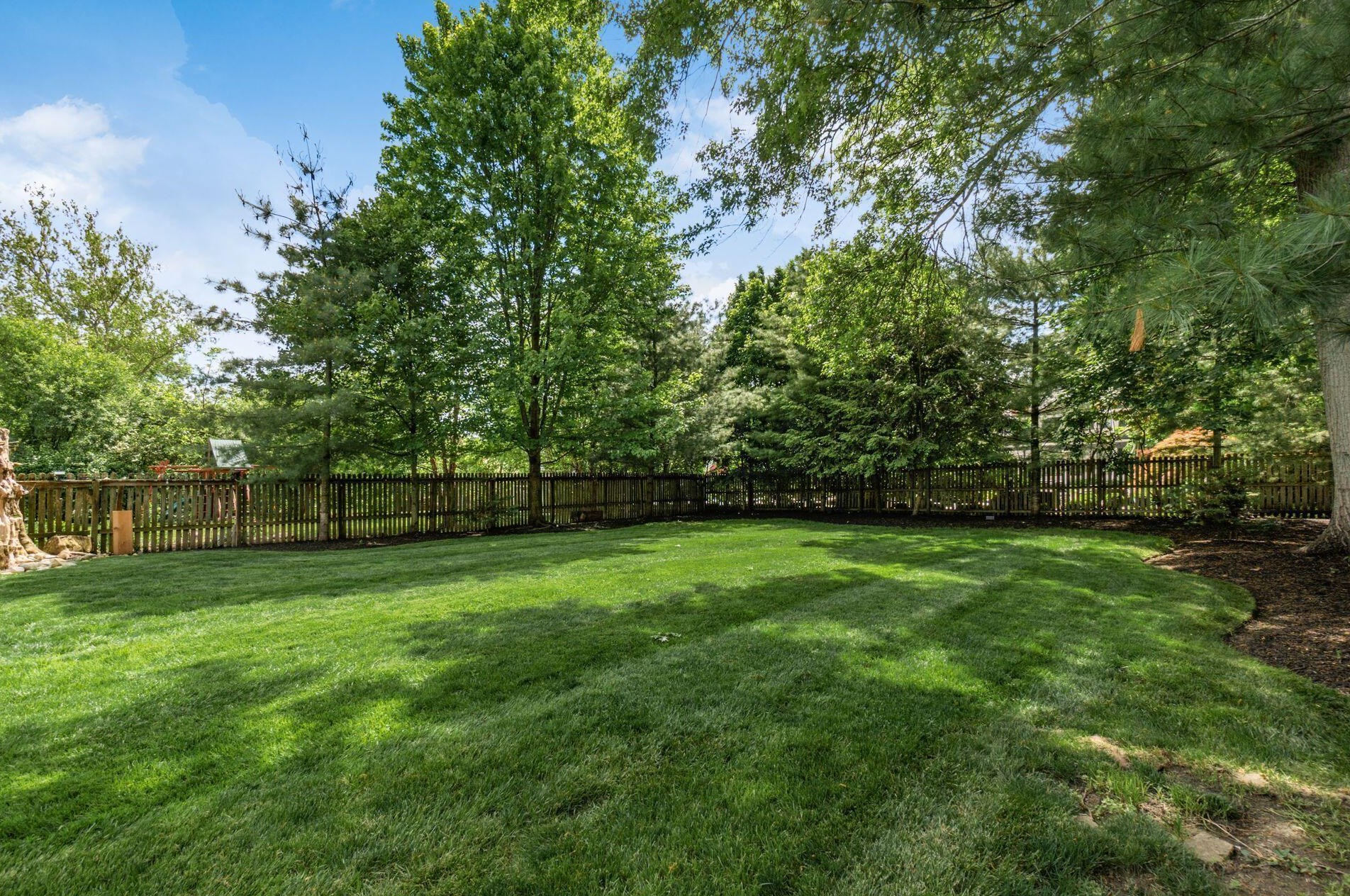 373 Drexel Ave, Columbus OH 43209-1046 exterior