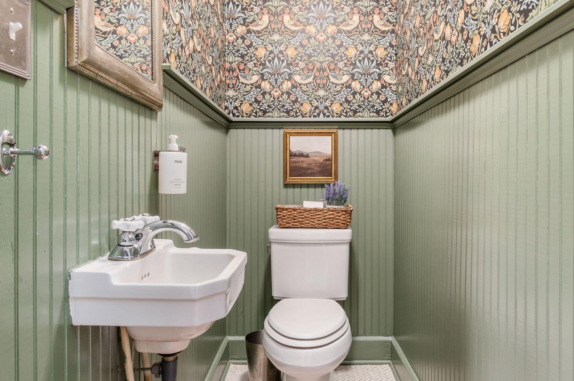 373 Drexel Ave, Columbus OH 43209-1046 exterior