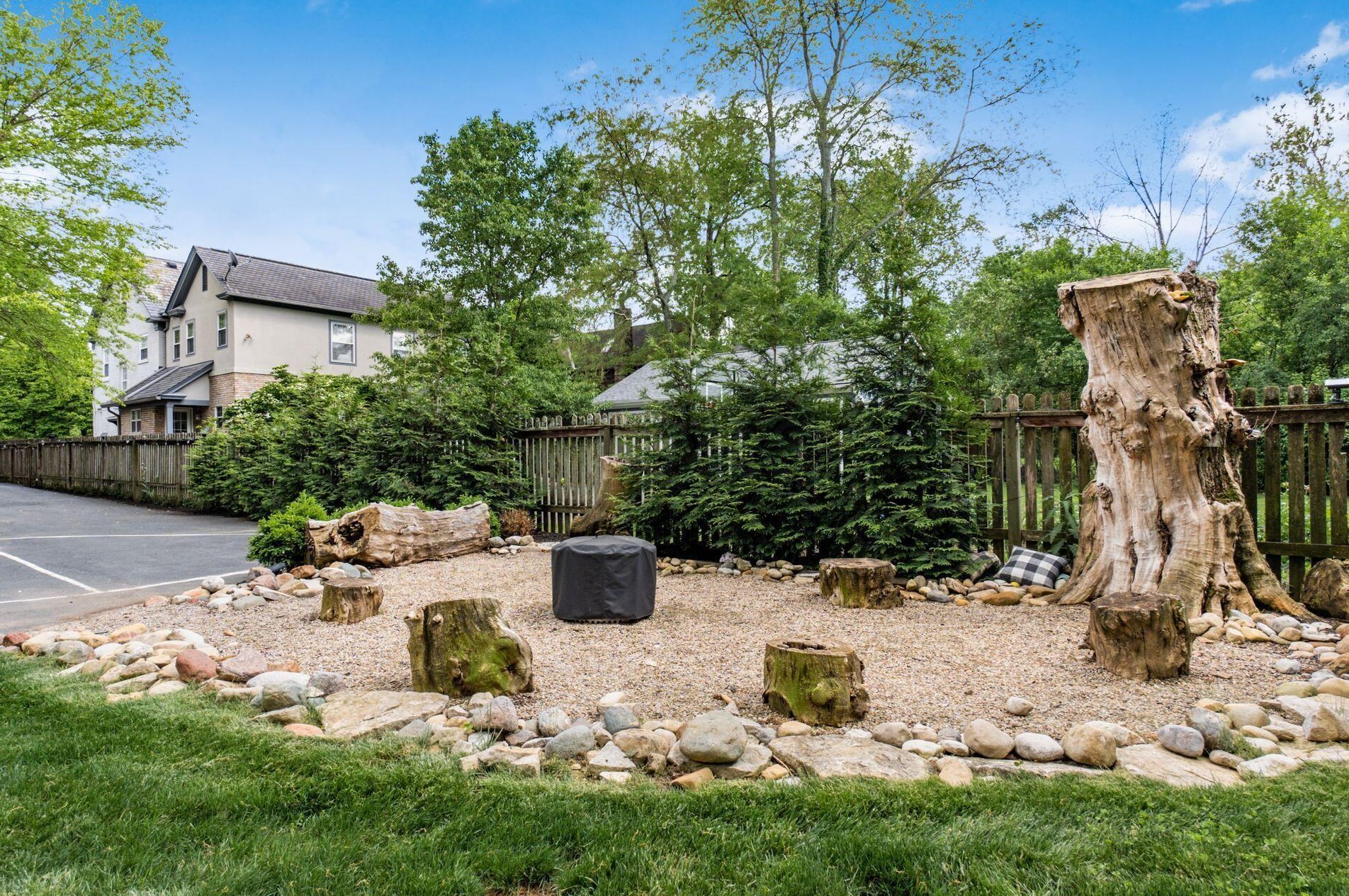 373 Drexel Ave, Columbus OH 43209-1046 exterior