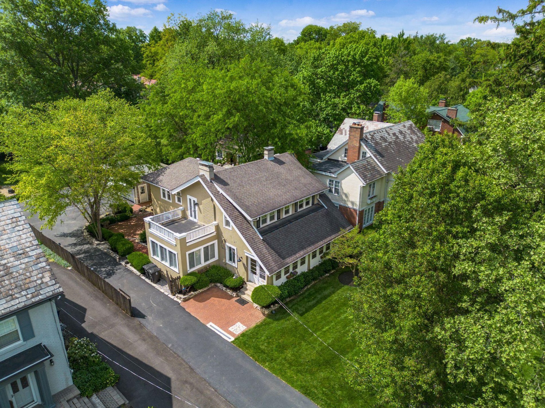 373 Drexel Ave, Columbus OH 43209-1046 exterior