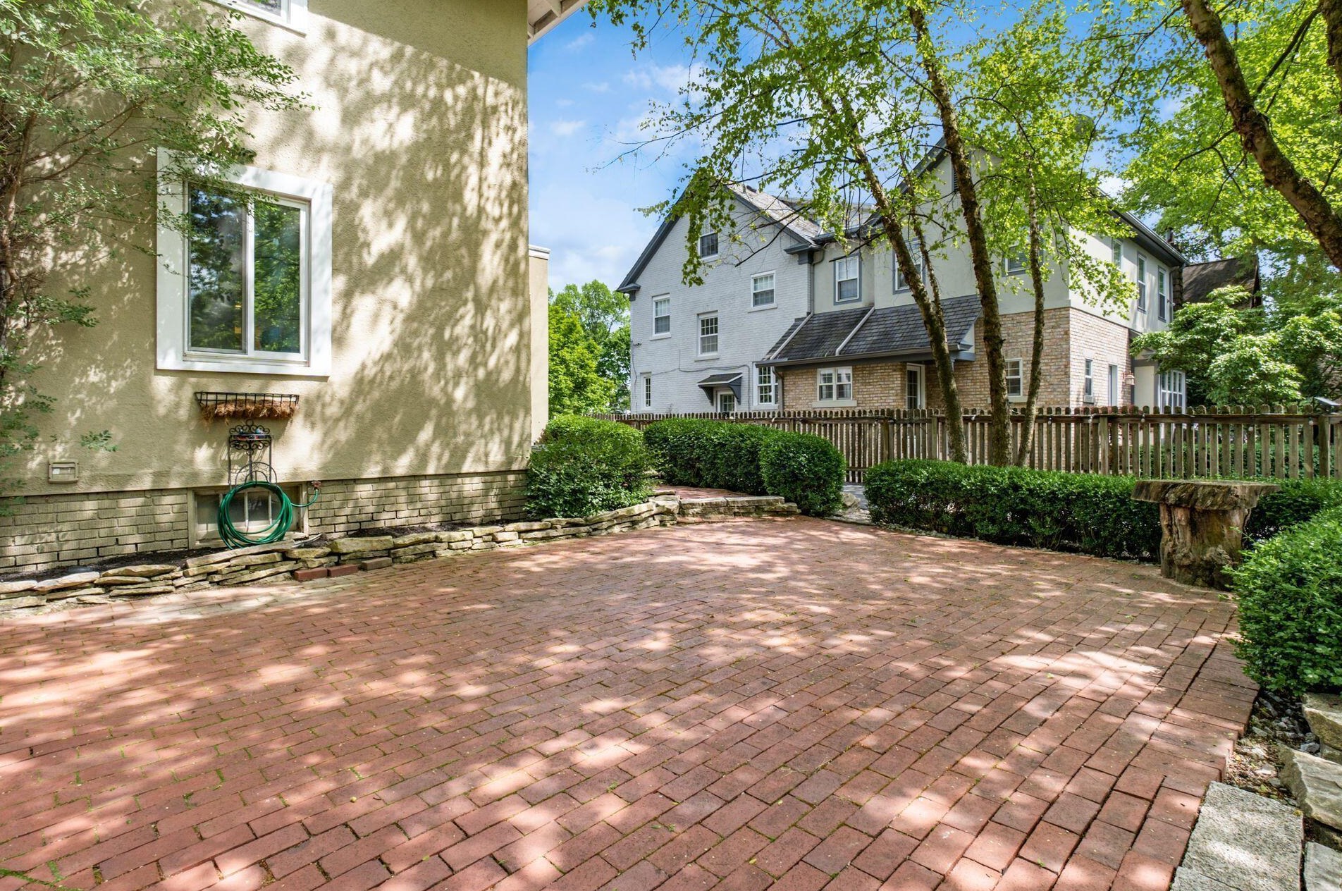 373 Drexel Ave, Columbus OH 43209-1046 exterior