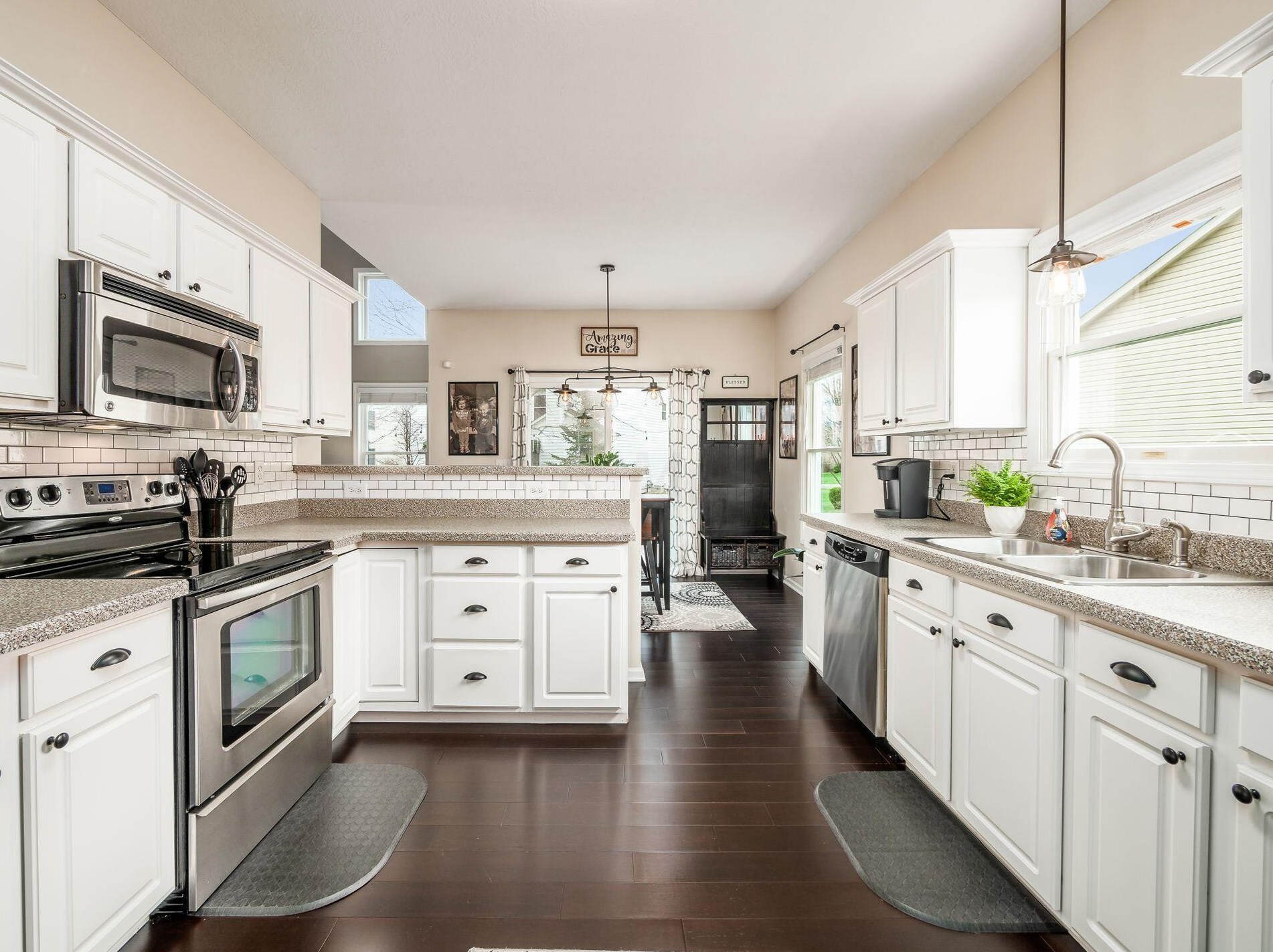 954 Gray Dr, Pickerington OH  43147-9358 exterior